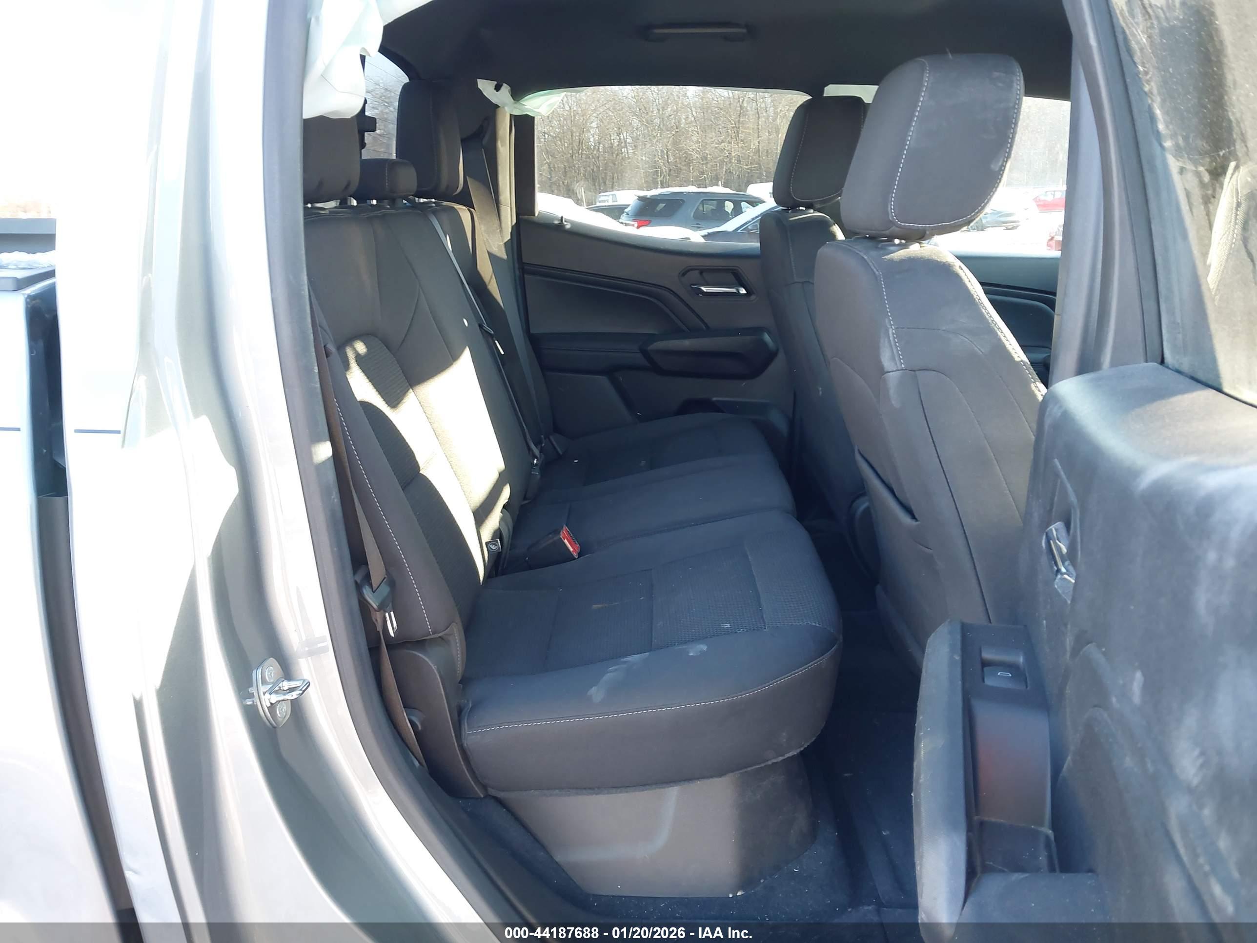 GMC CANYON image 8