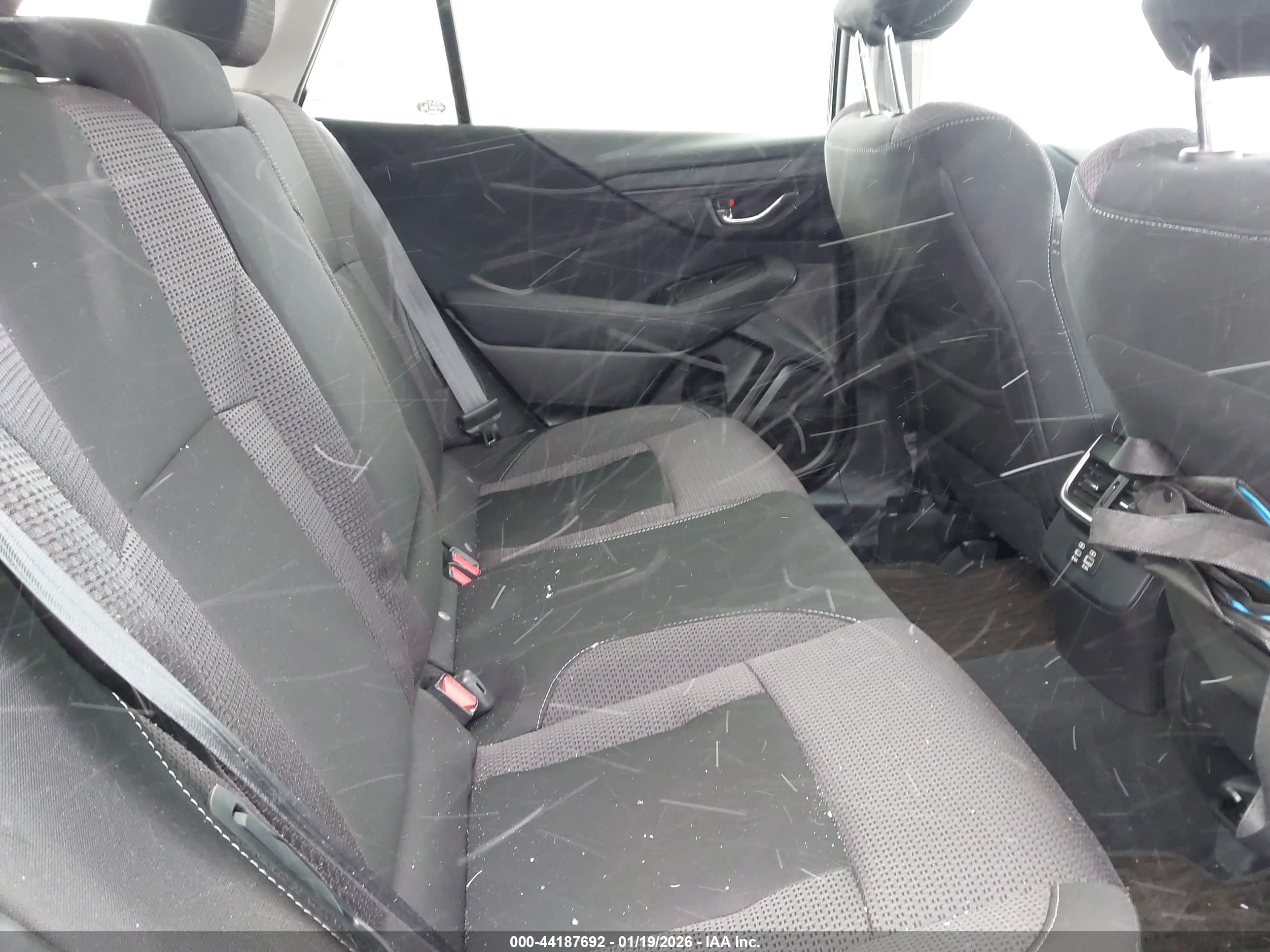 SUBARU OUTBACK image 8