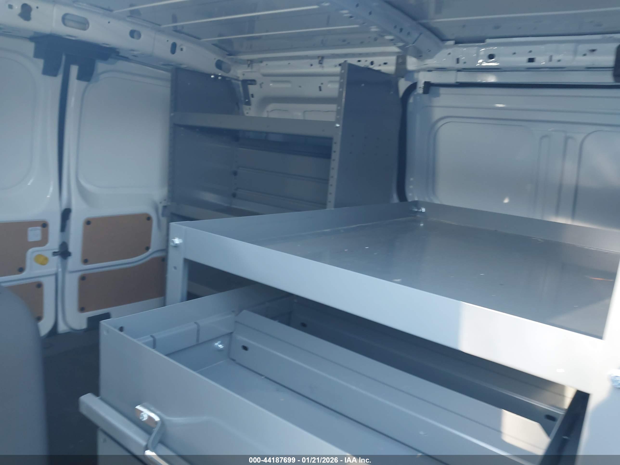 FORD TRANSIT image 8