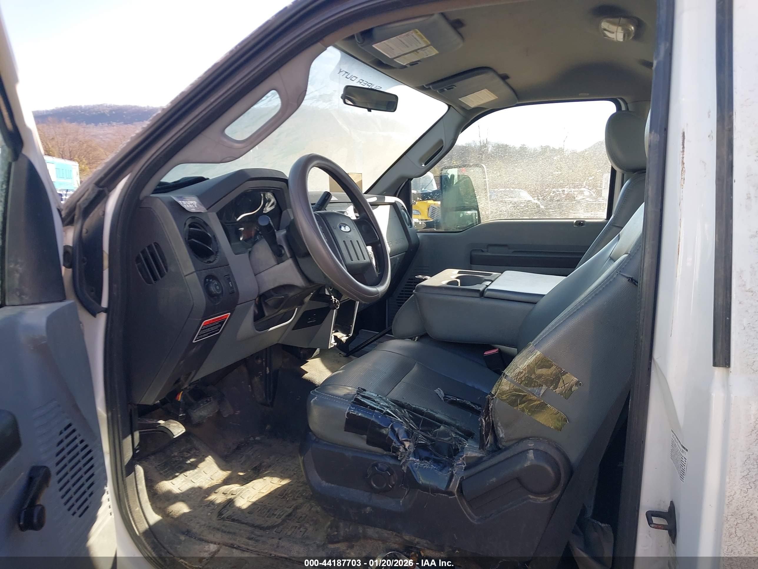 FORD F-450 image 8