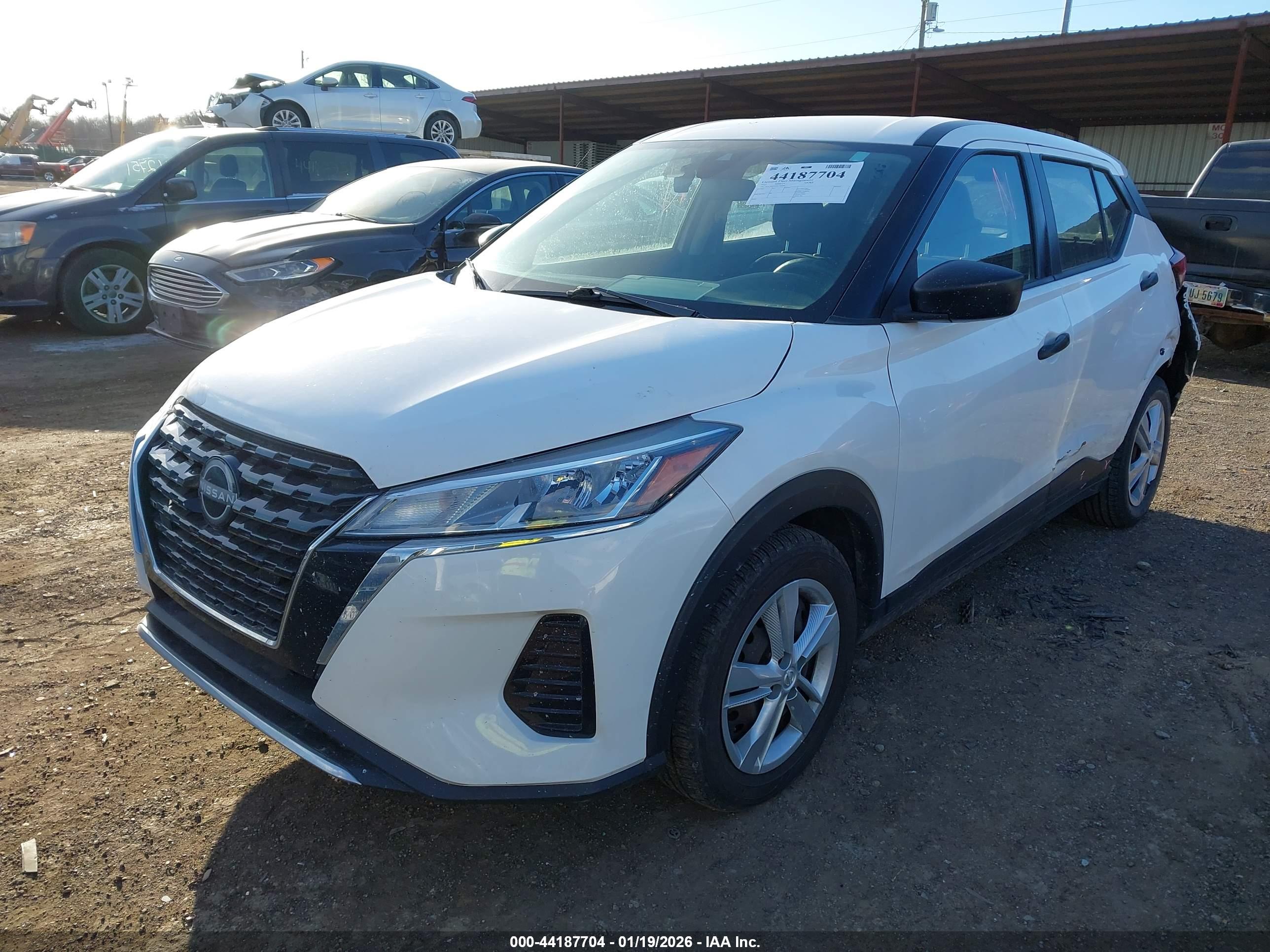 NISSAN KICKS image 2