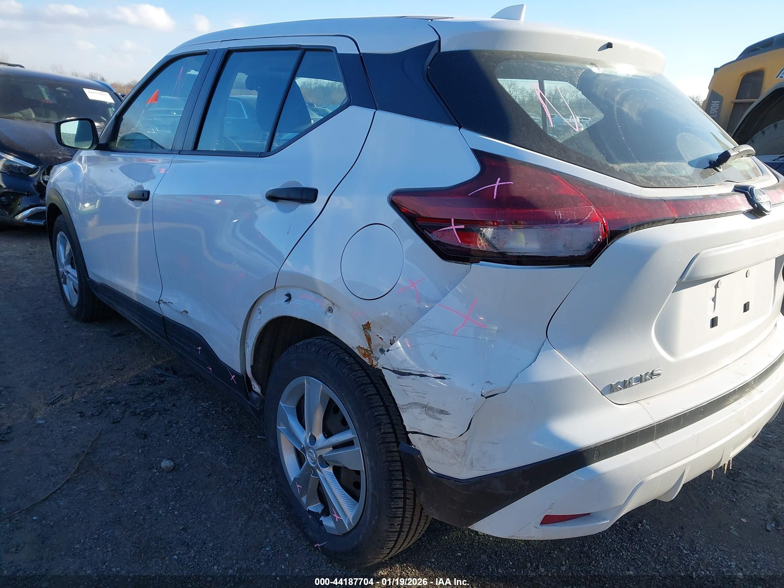 NISSAN KICKS image 6
