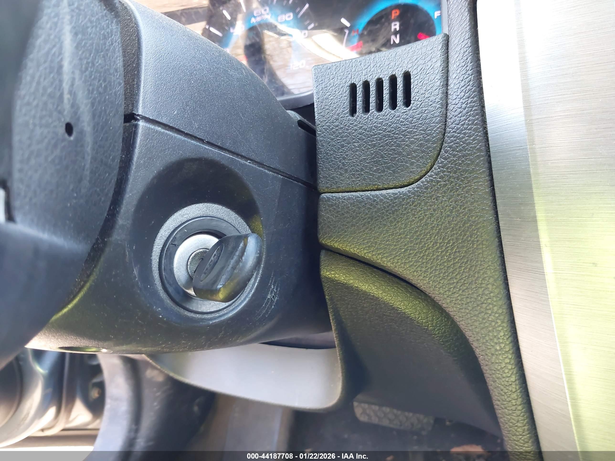 FORD FUSION image 11