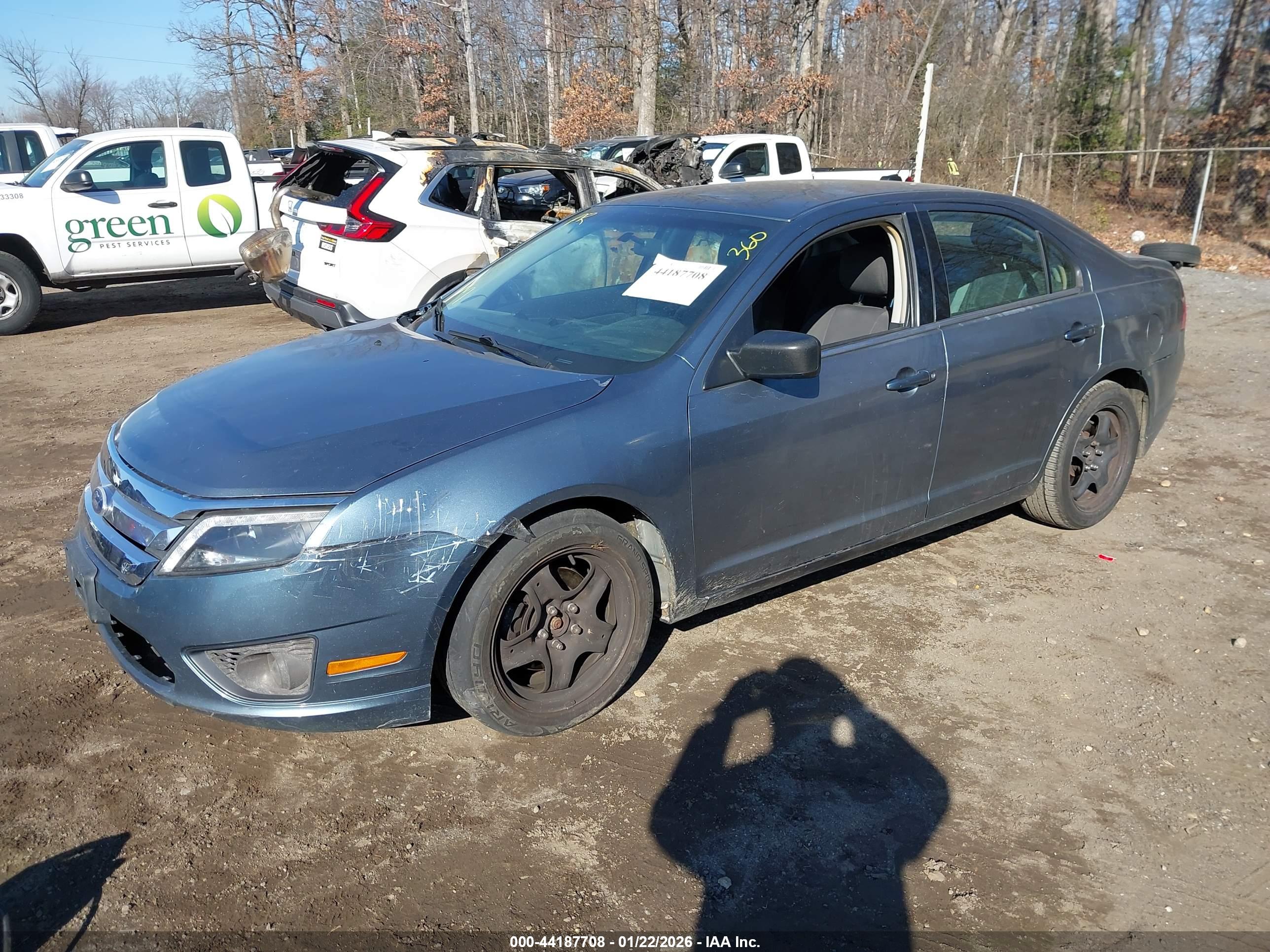 FORD FUSION image 2