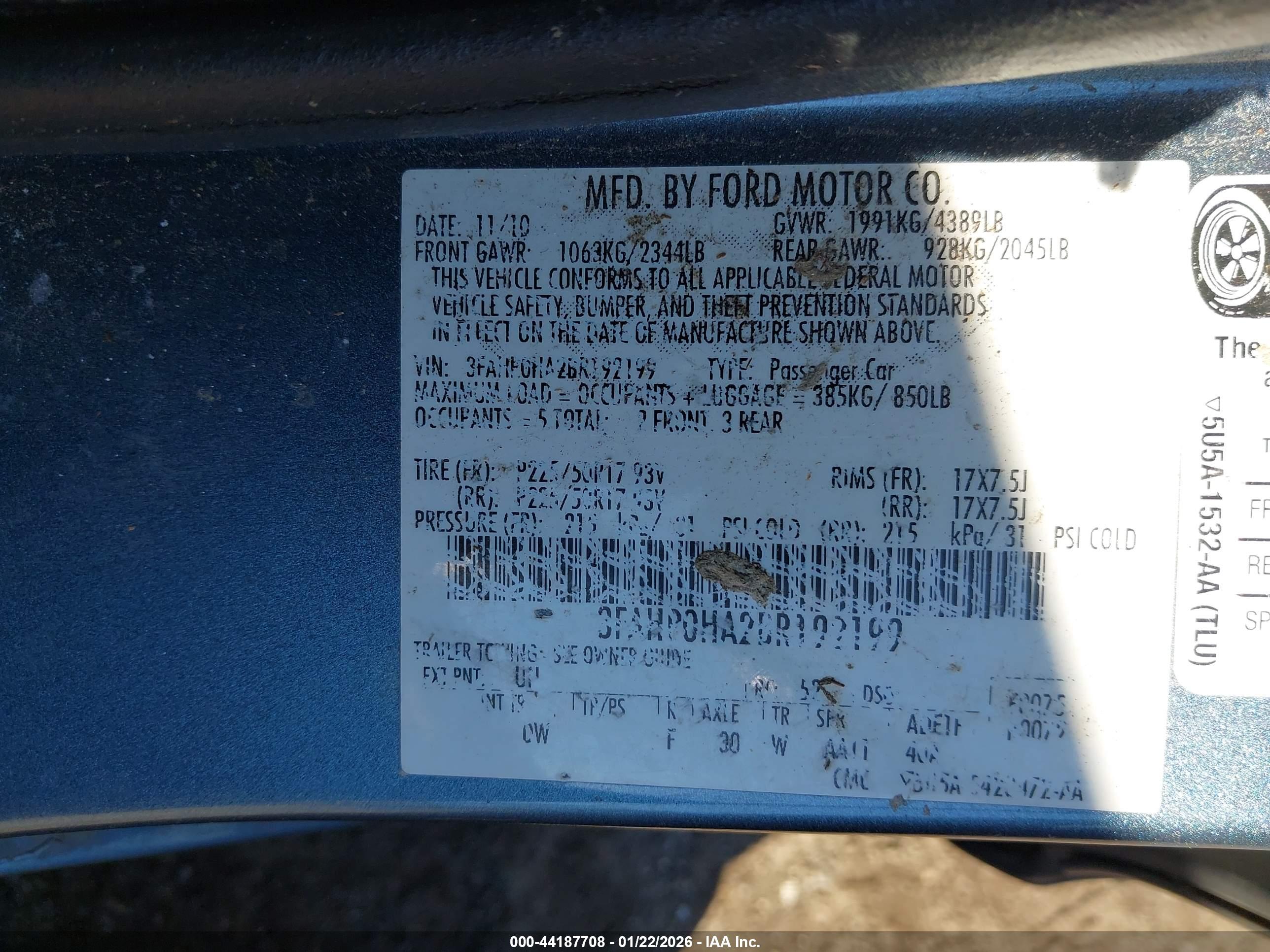 FORD FUSION image 9