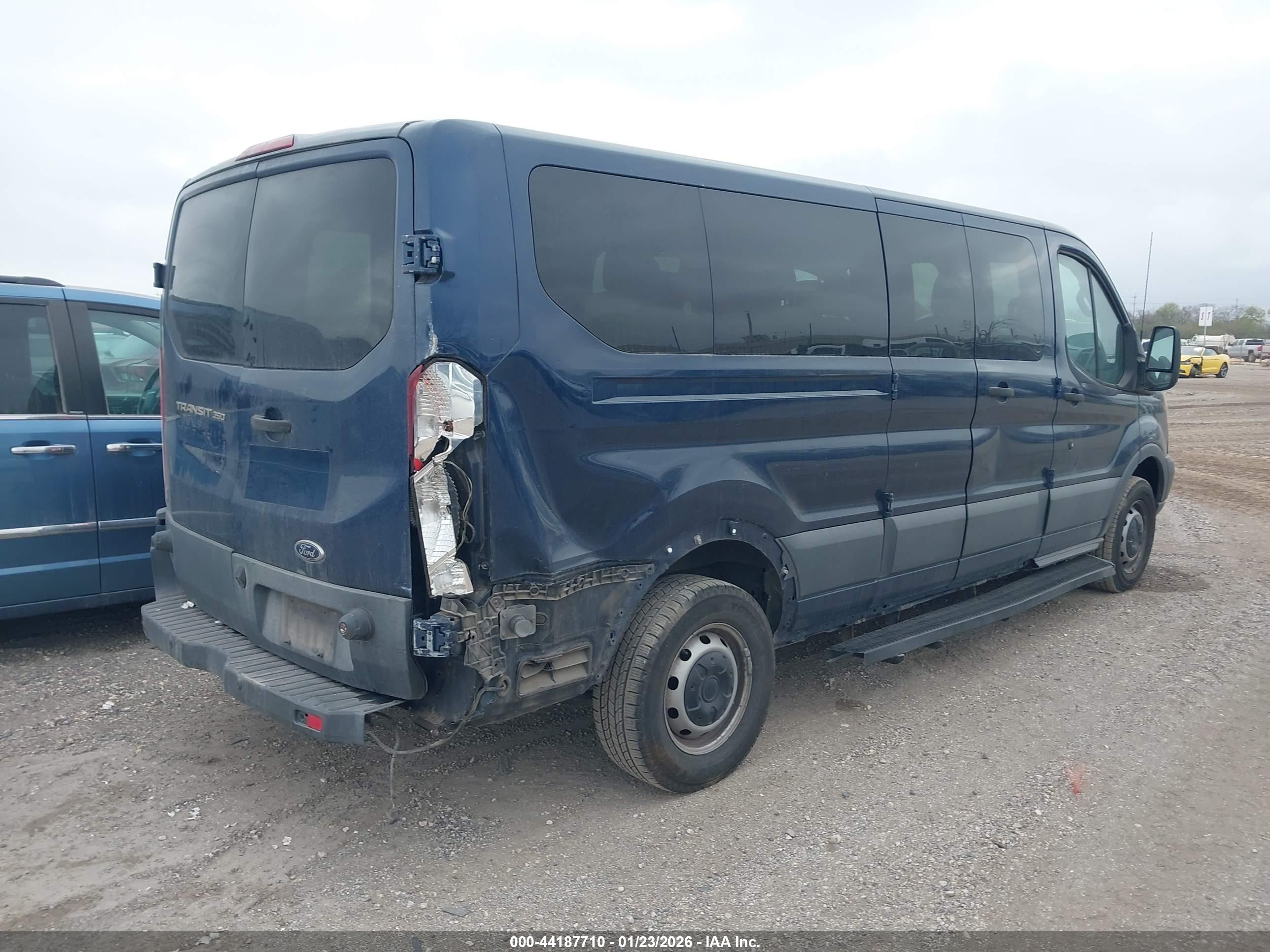 FORD TRANSIT-350 image 4
