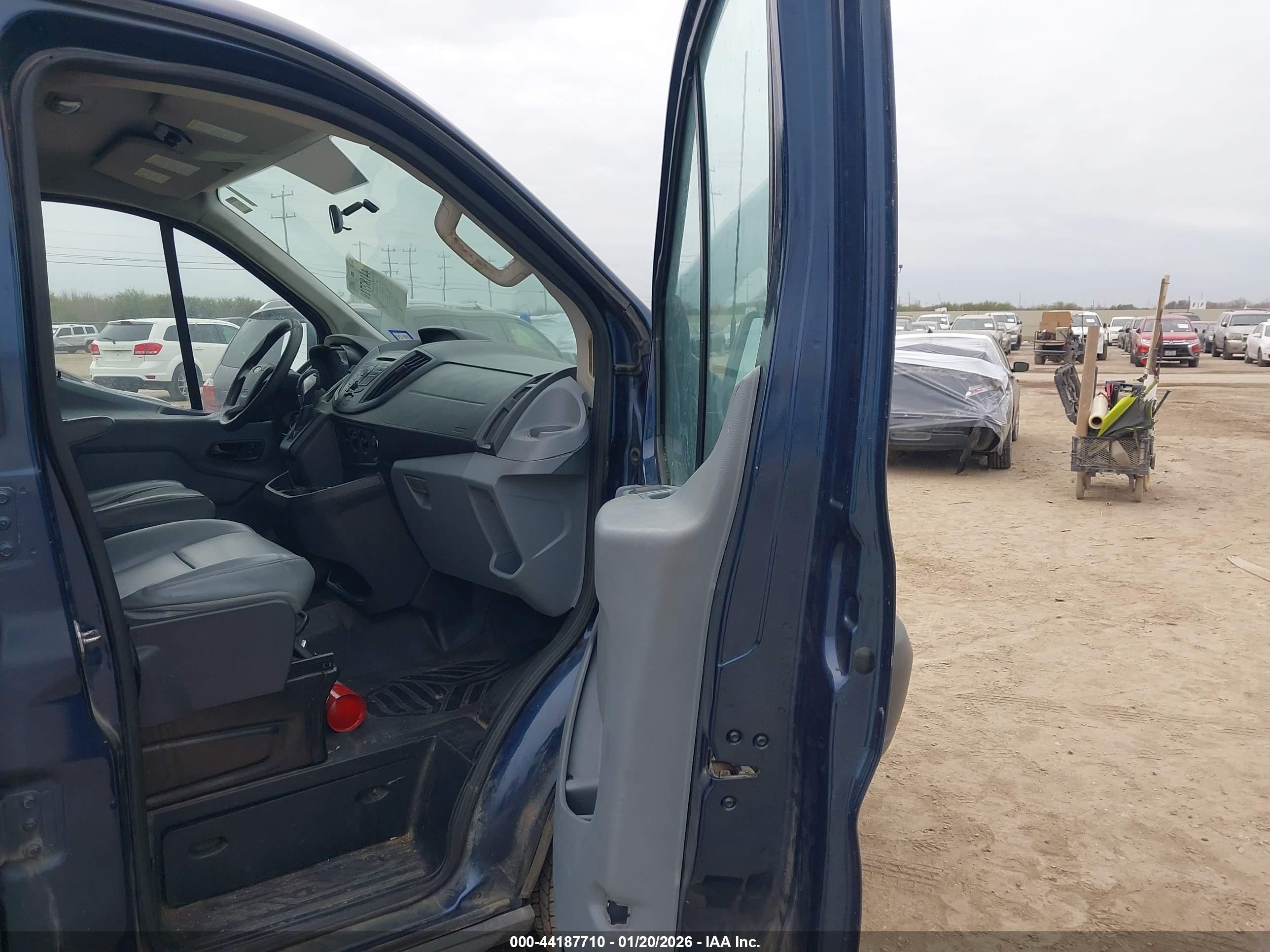FORD TRANSIT-350 image 5
