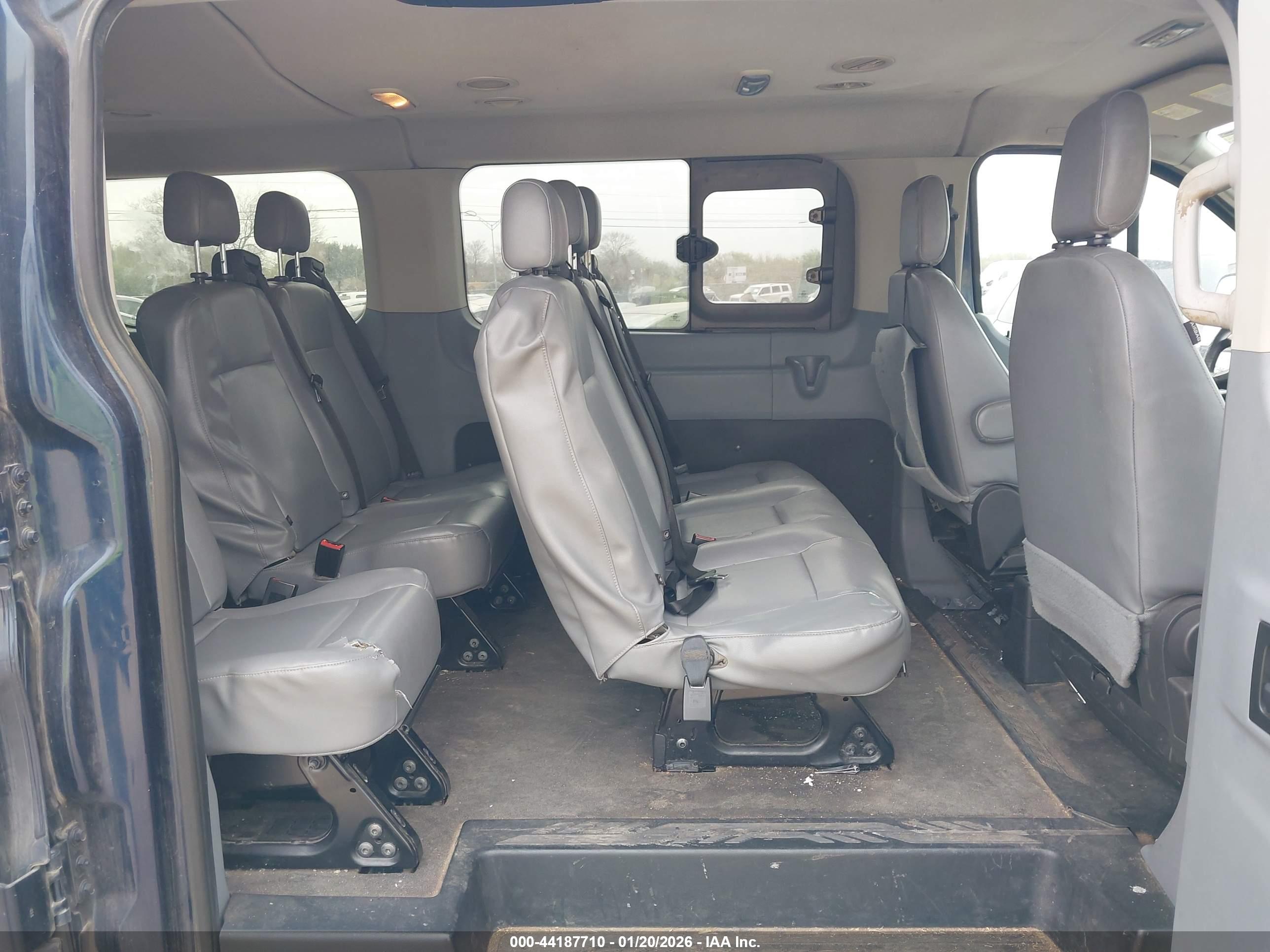 FORD TRANSIT-350 image 8