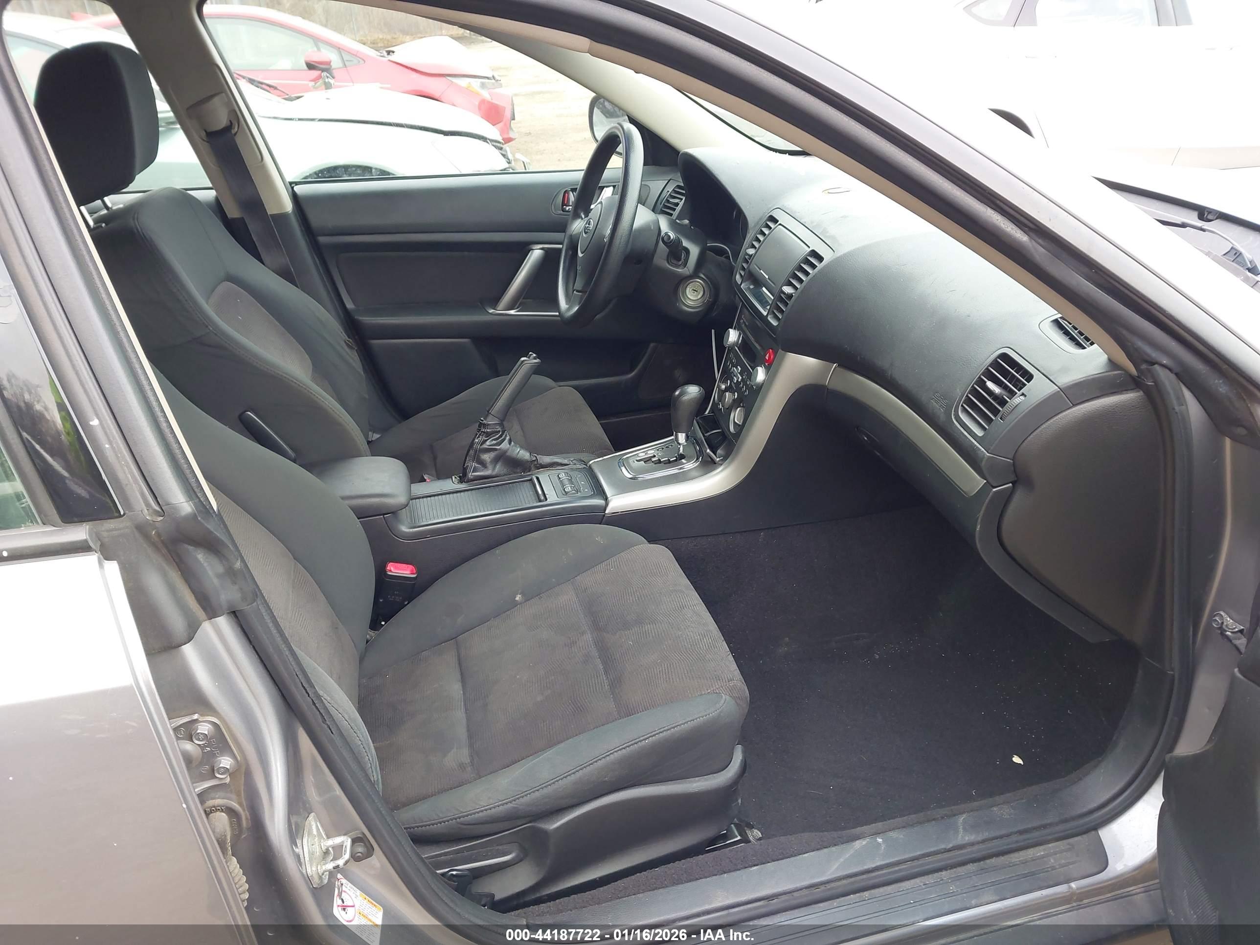 SUBARU OUTBACK image 5