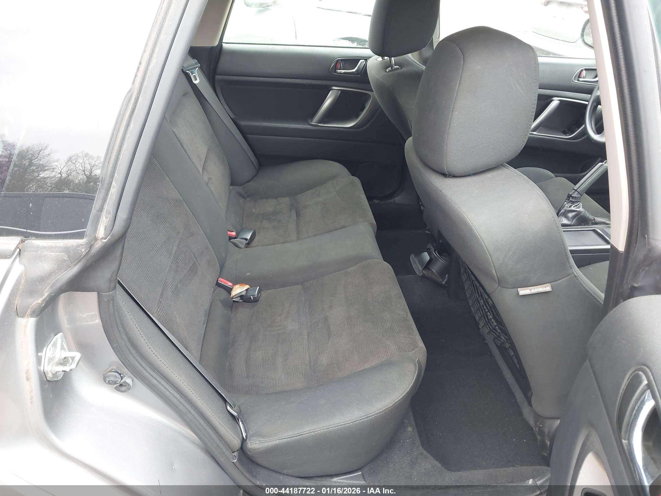 SUBARU OUTBACK image 8
