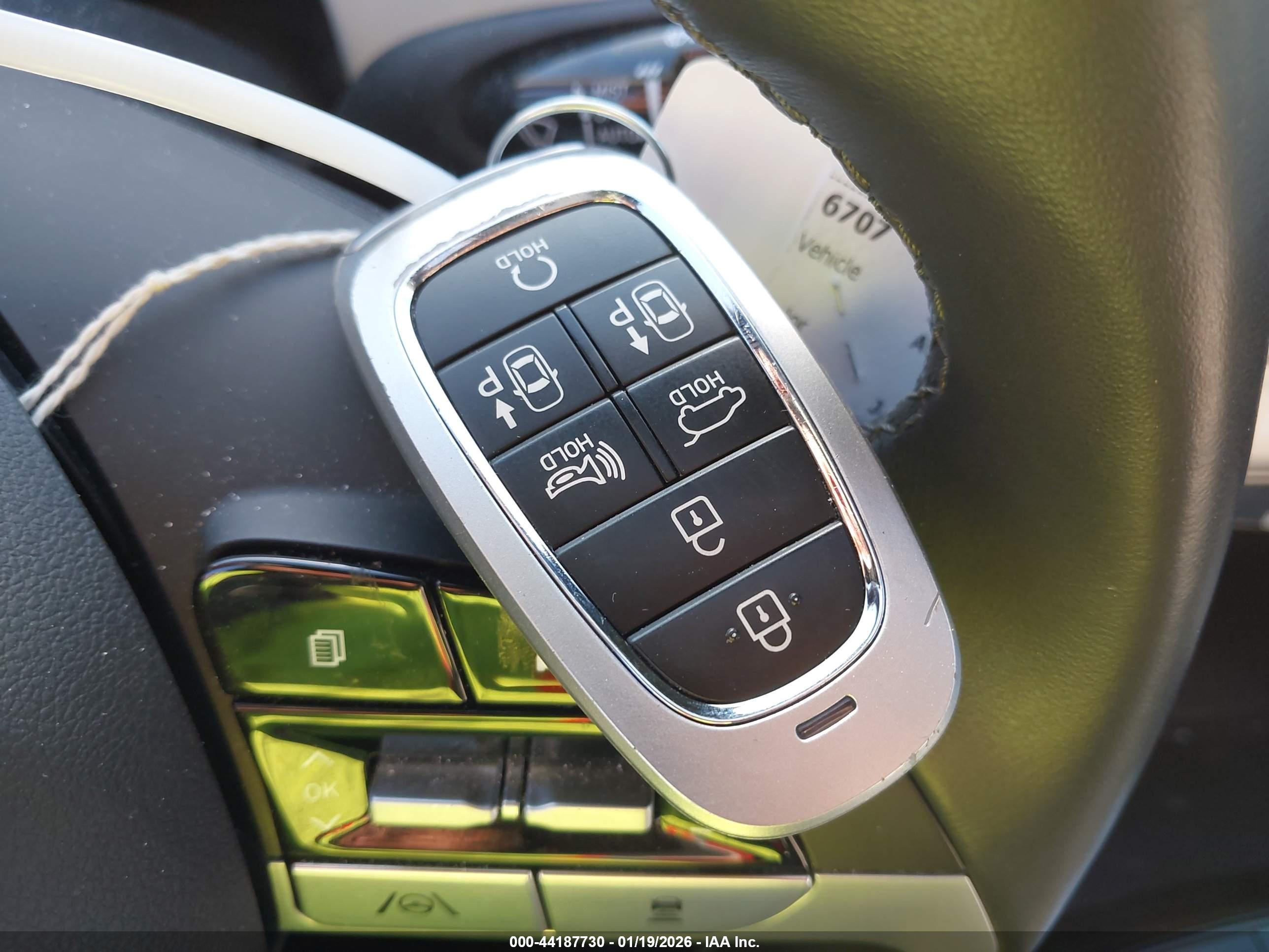 HYUNDAI TUCSON image 11