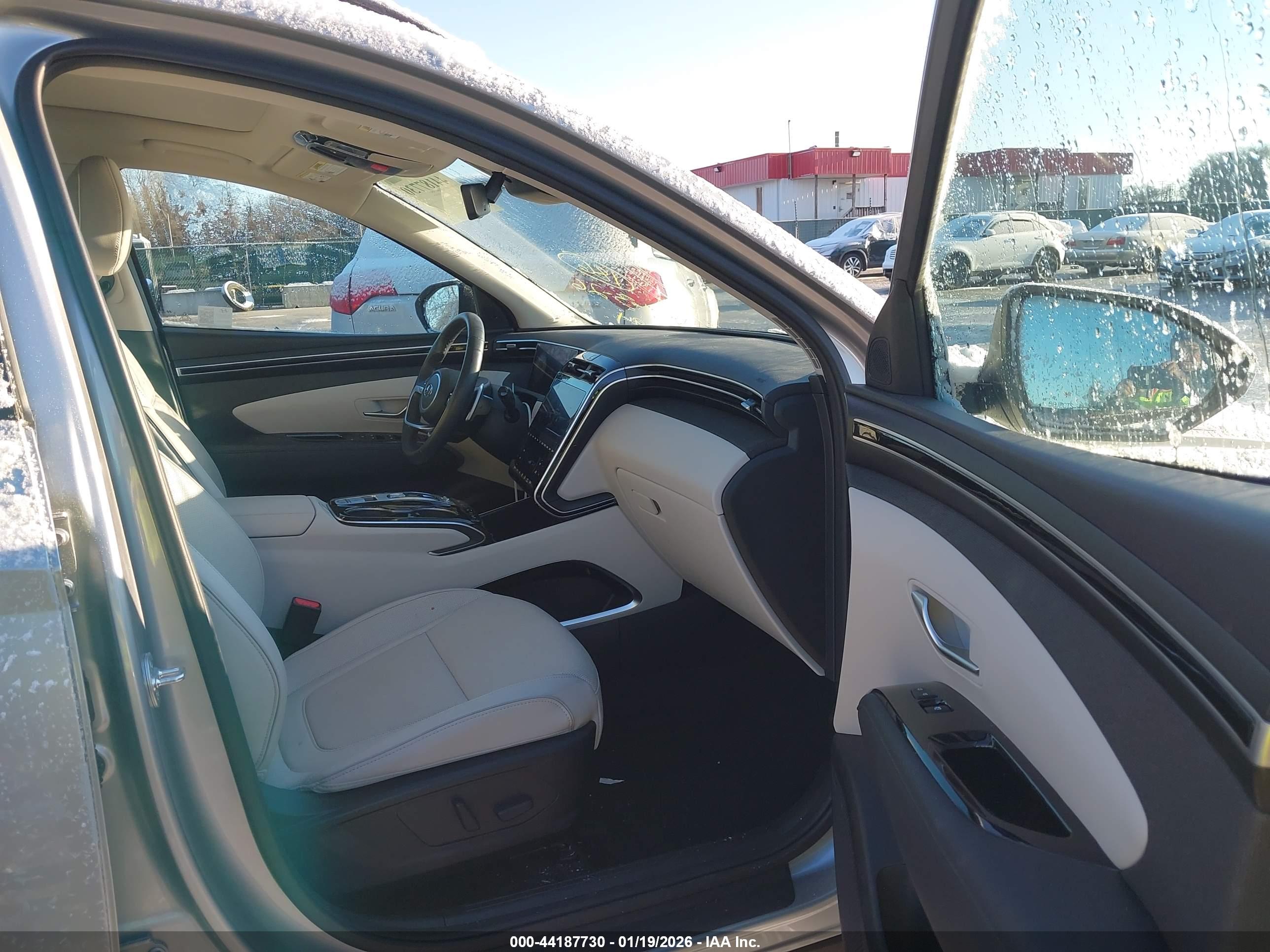 HYUNDAI TUCSON image 5