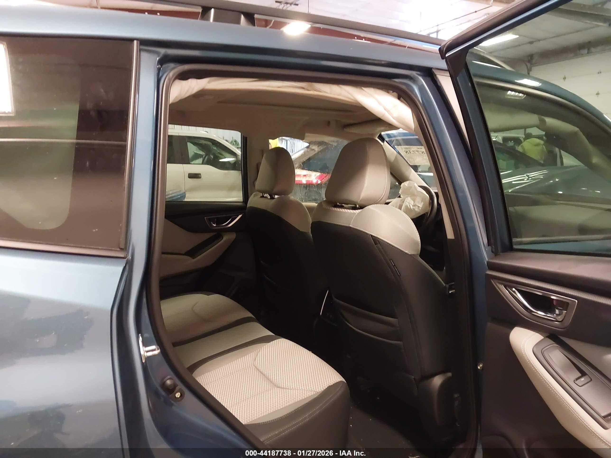 SUBARU FORESTER image 8