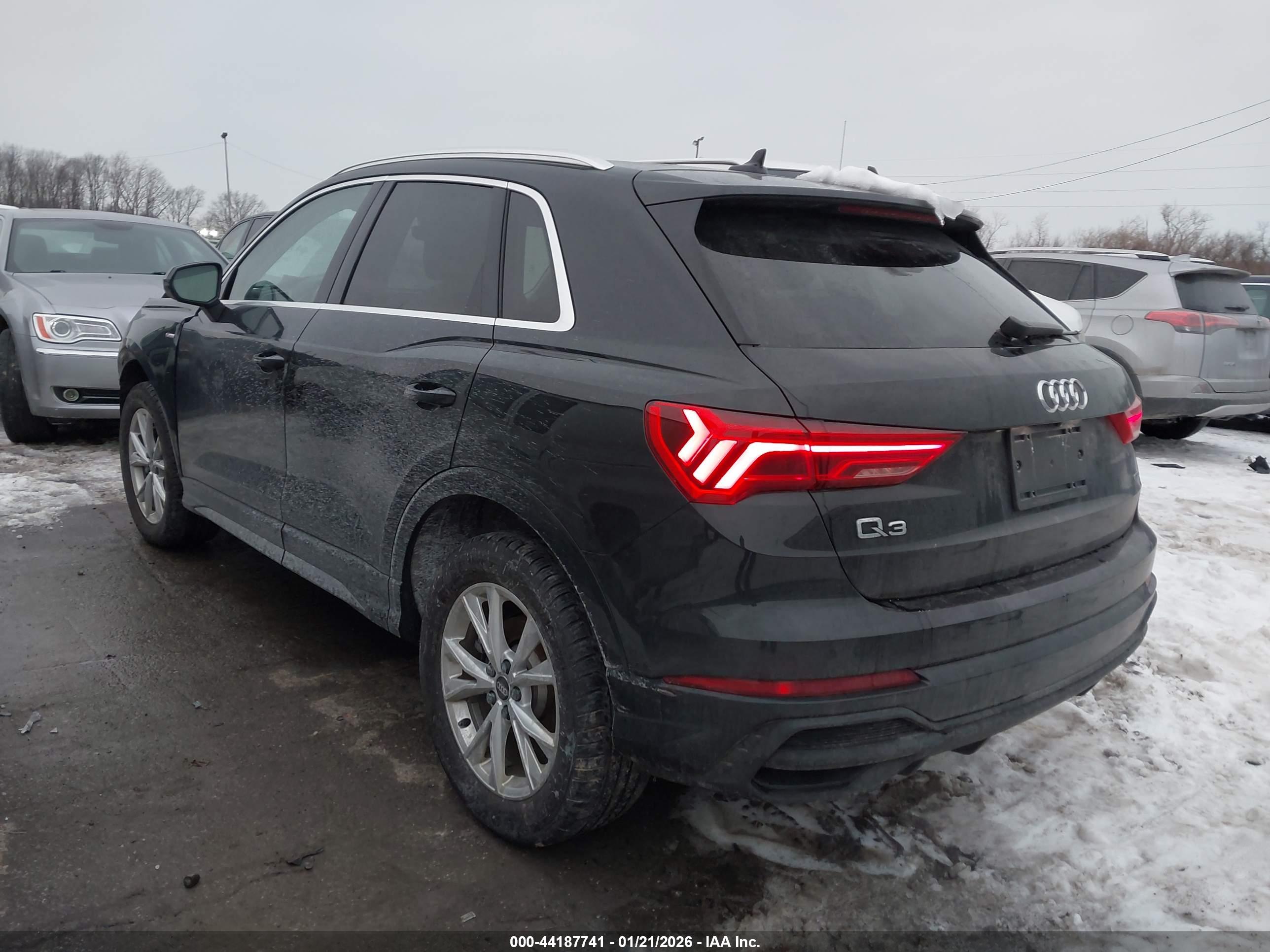 AUDI Q3 image 3