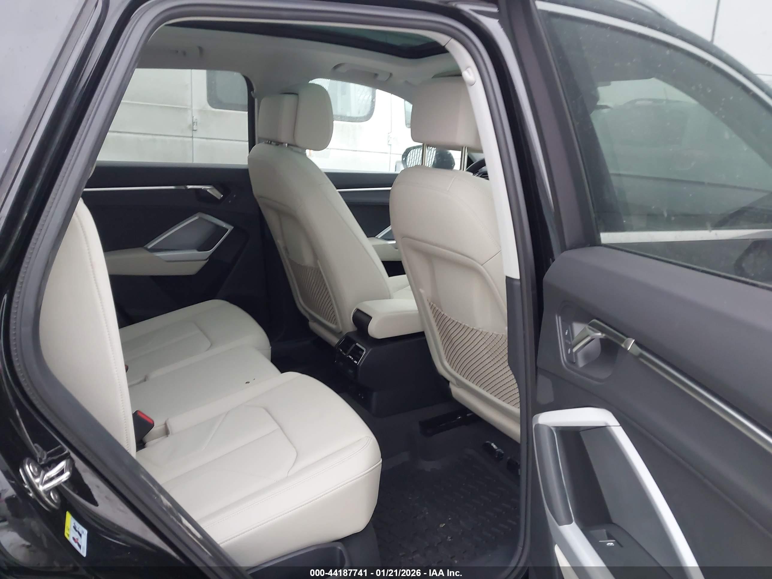 AUDI Q3 image 8