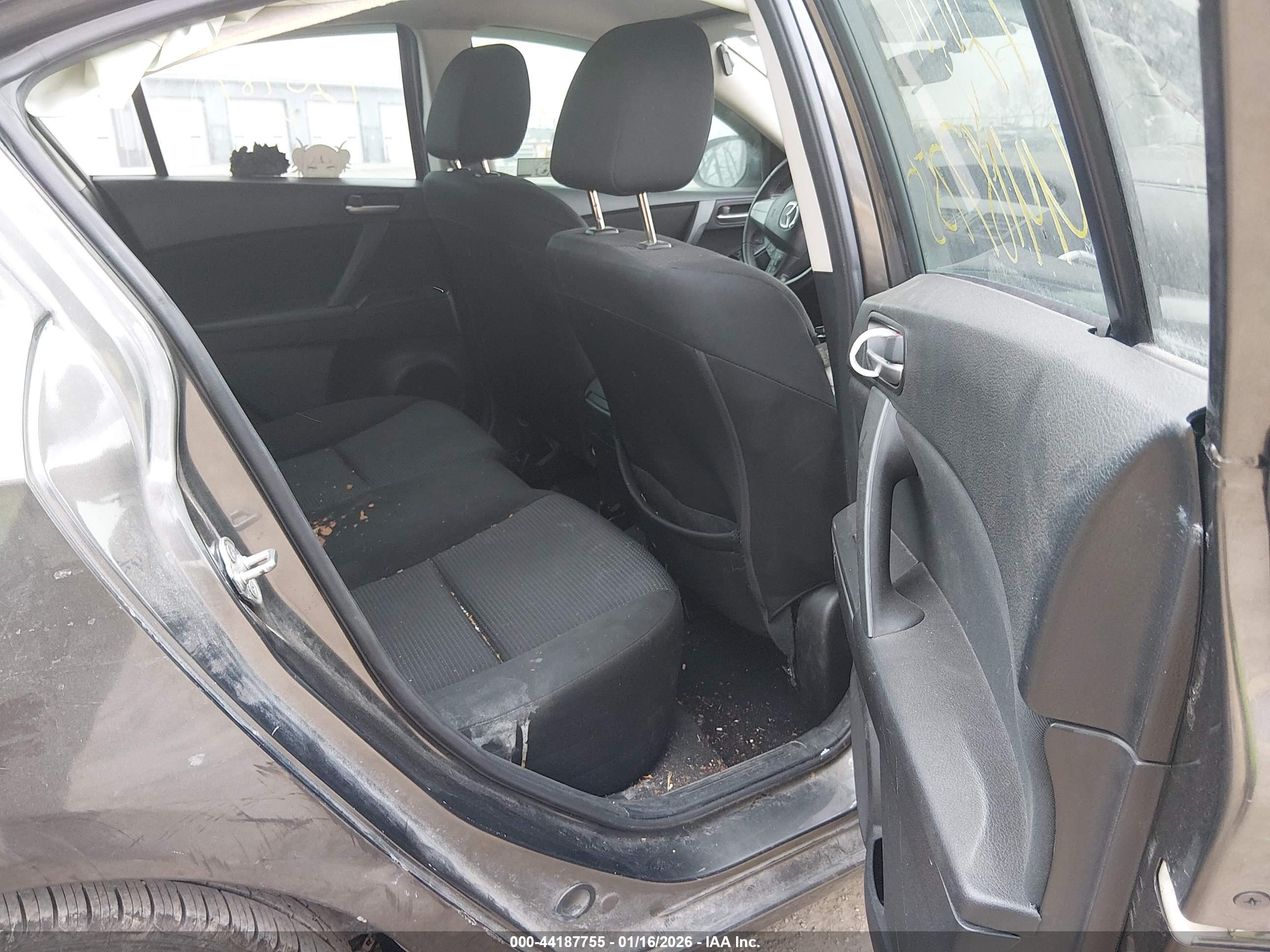 MAZDA MAZDA3 image 8