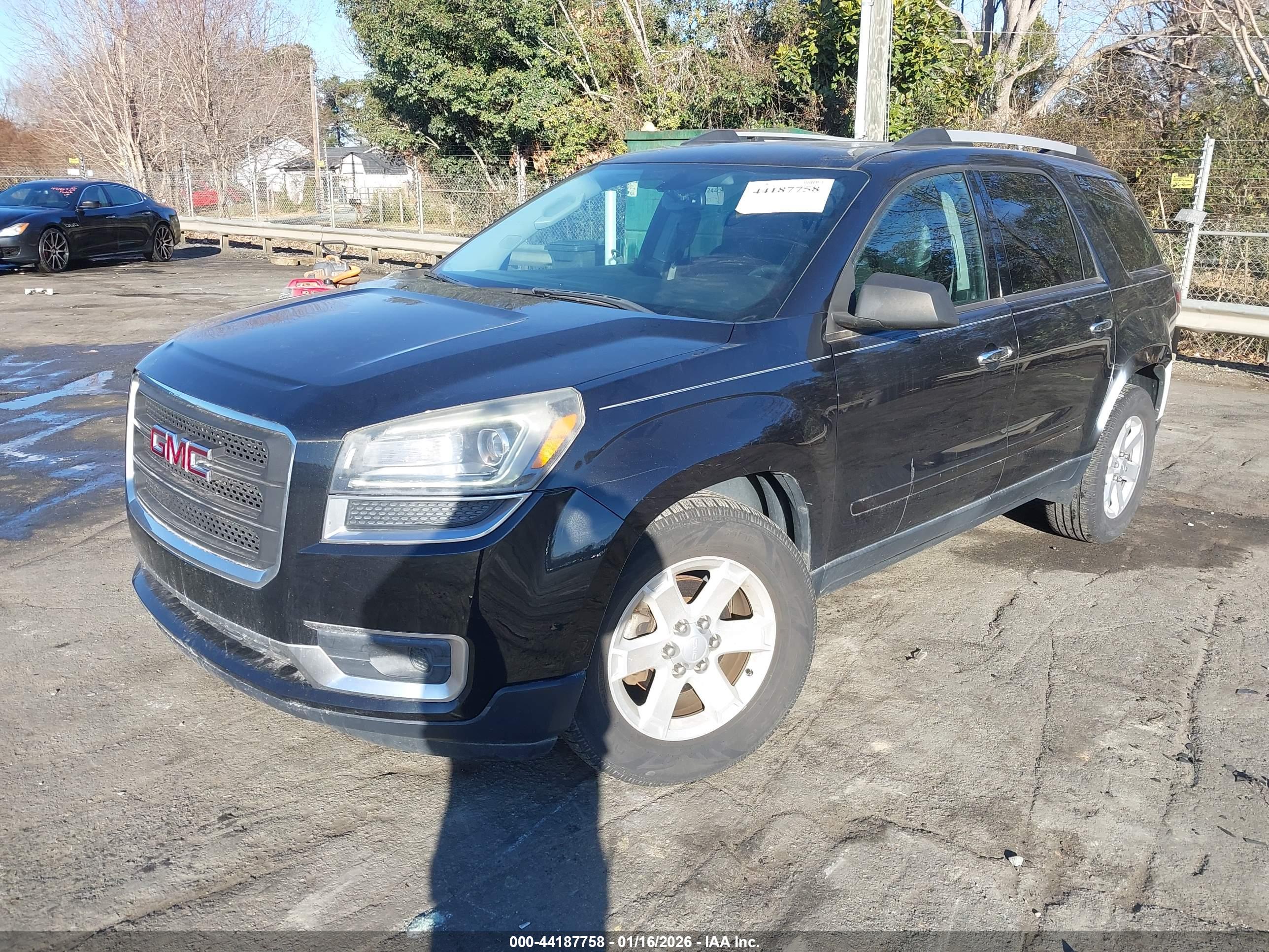 GMC ACADIA image 2