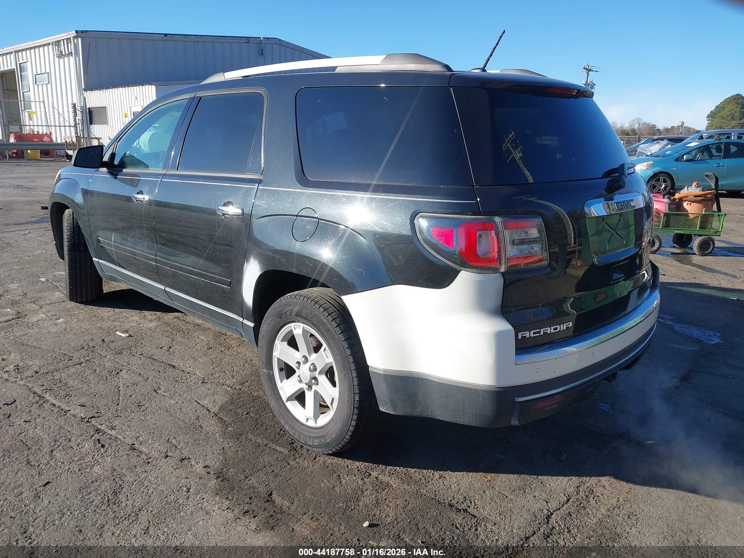 GMC ACADIA image 3