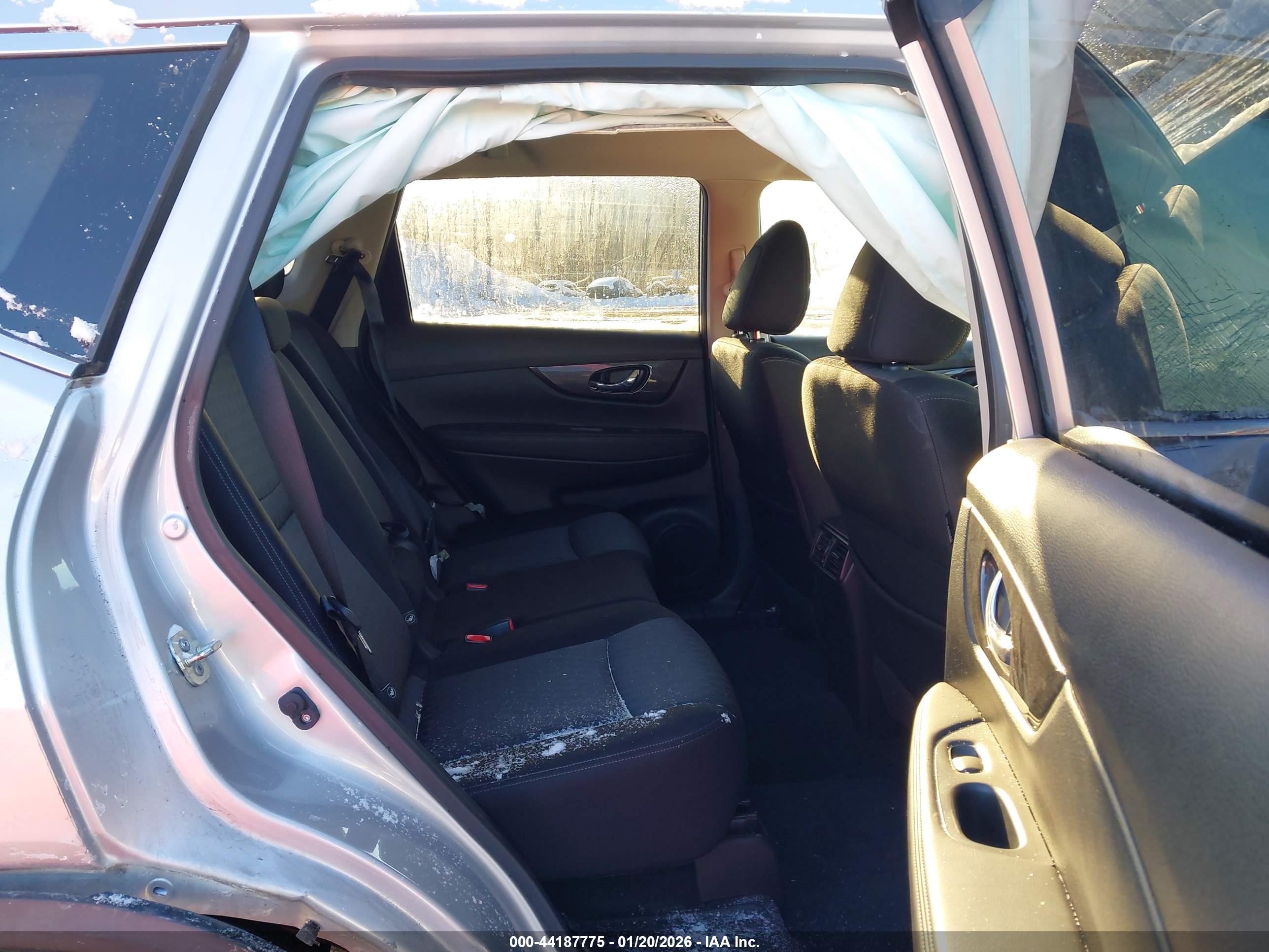 NISSAN ROGUE image 8