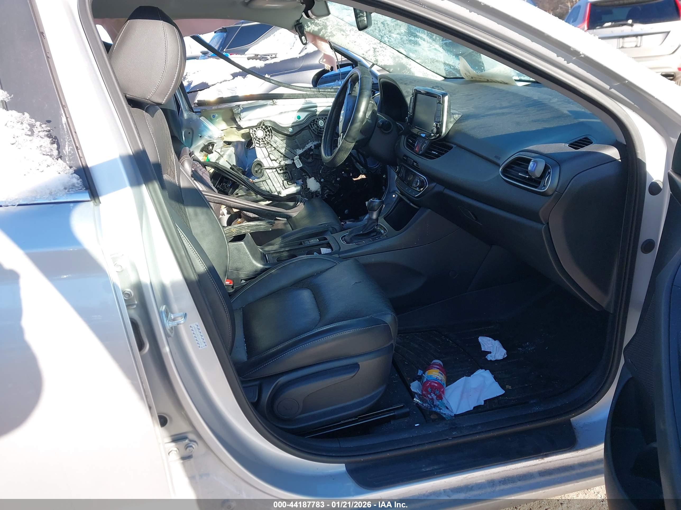 HYUNDAI ELANTRA image 5