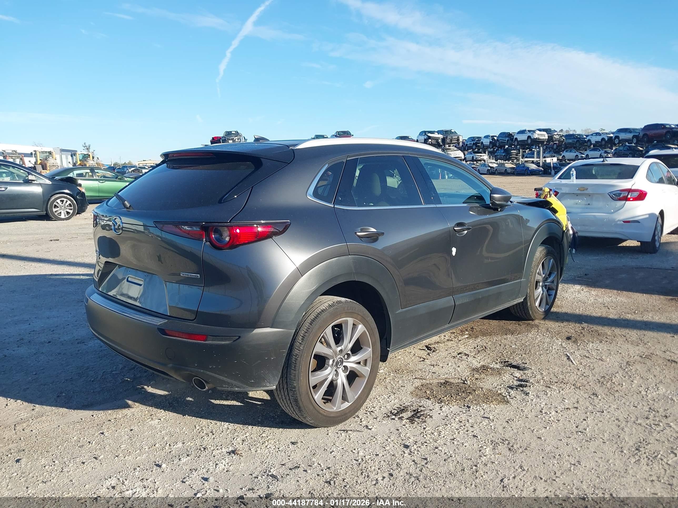 MAZDA CX-30 image 4