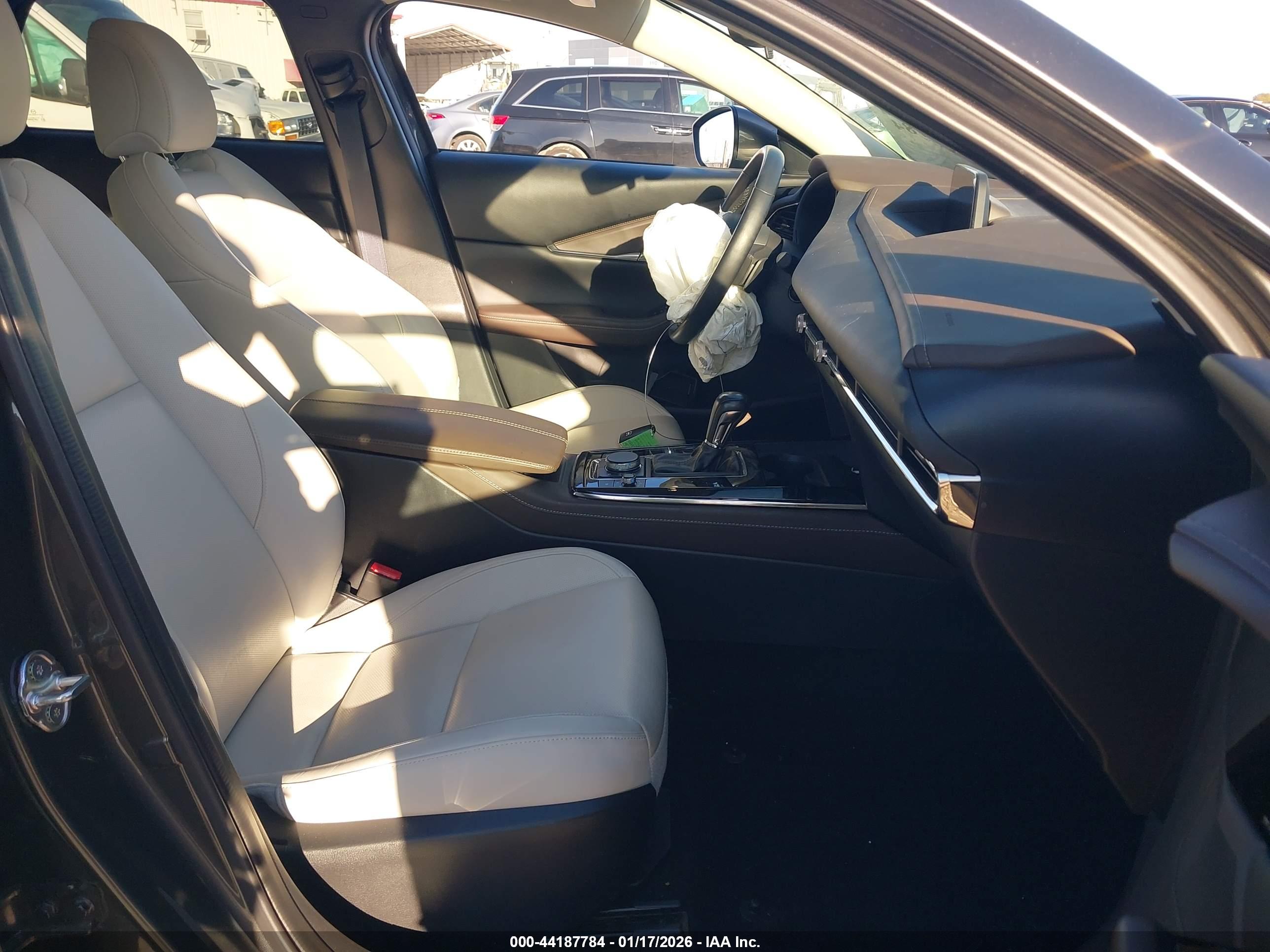MAZDA CX-30 image 5
