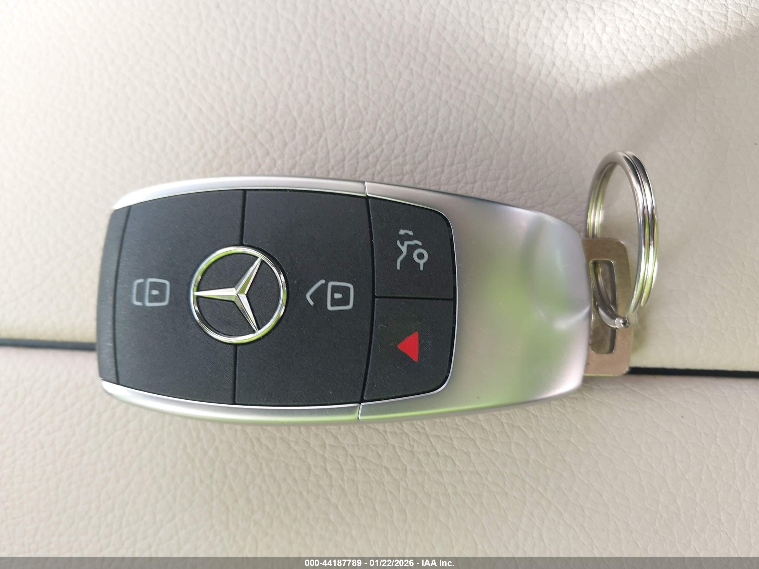 MERCEDES-BENZ C image 11