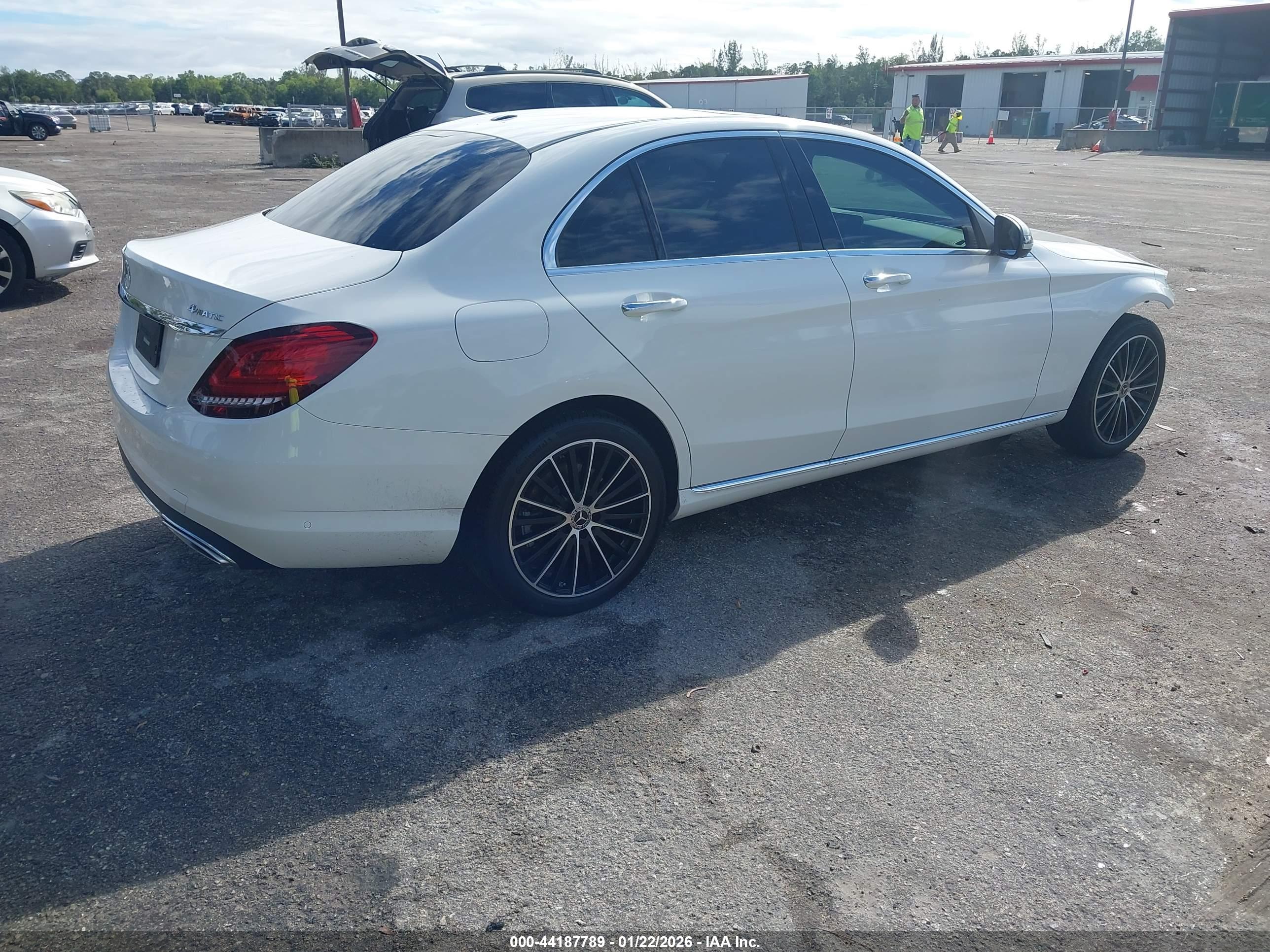 MERCEDES-BENZ C image 4