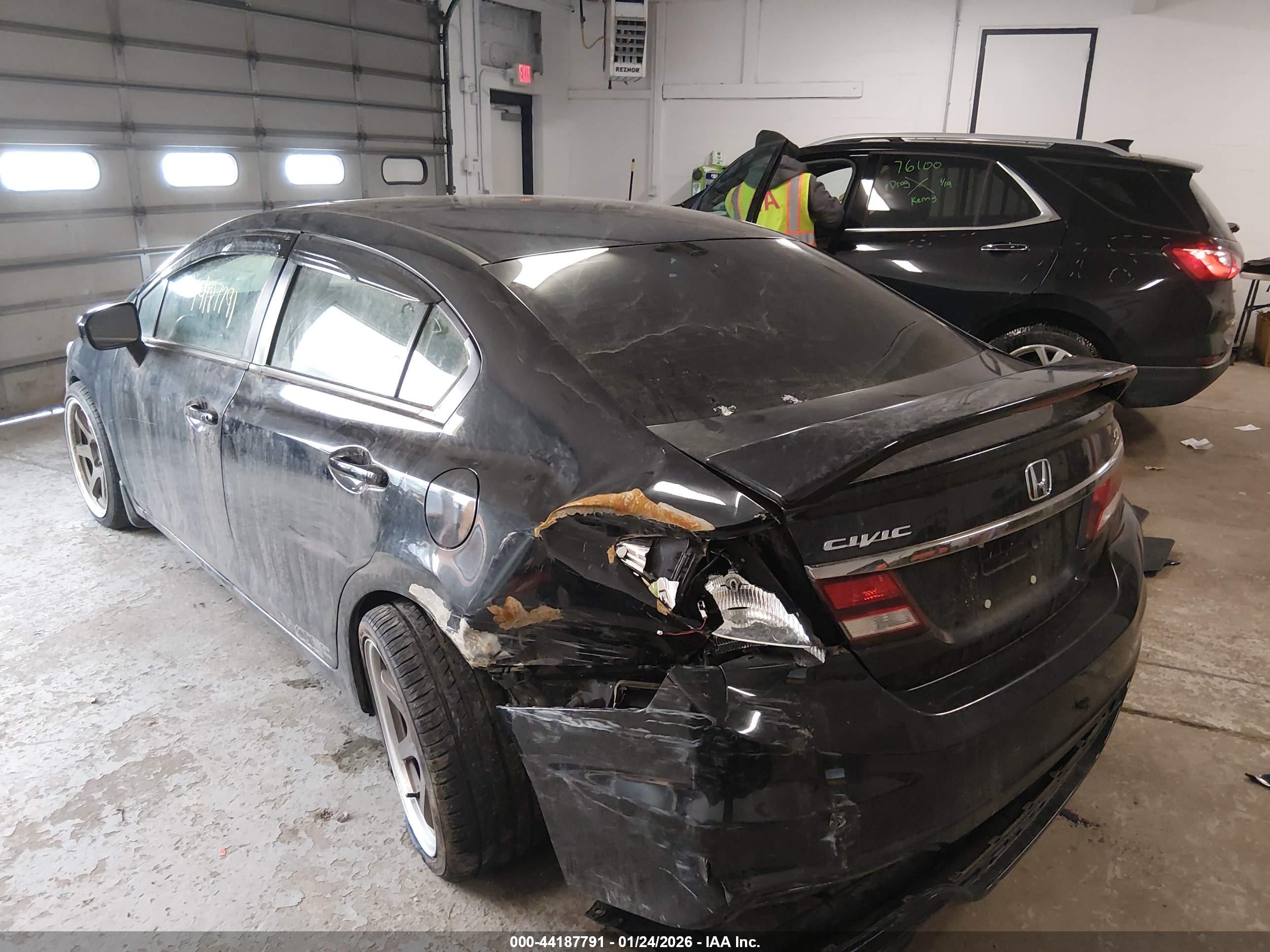 HONDA CIVIC image 3