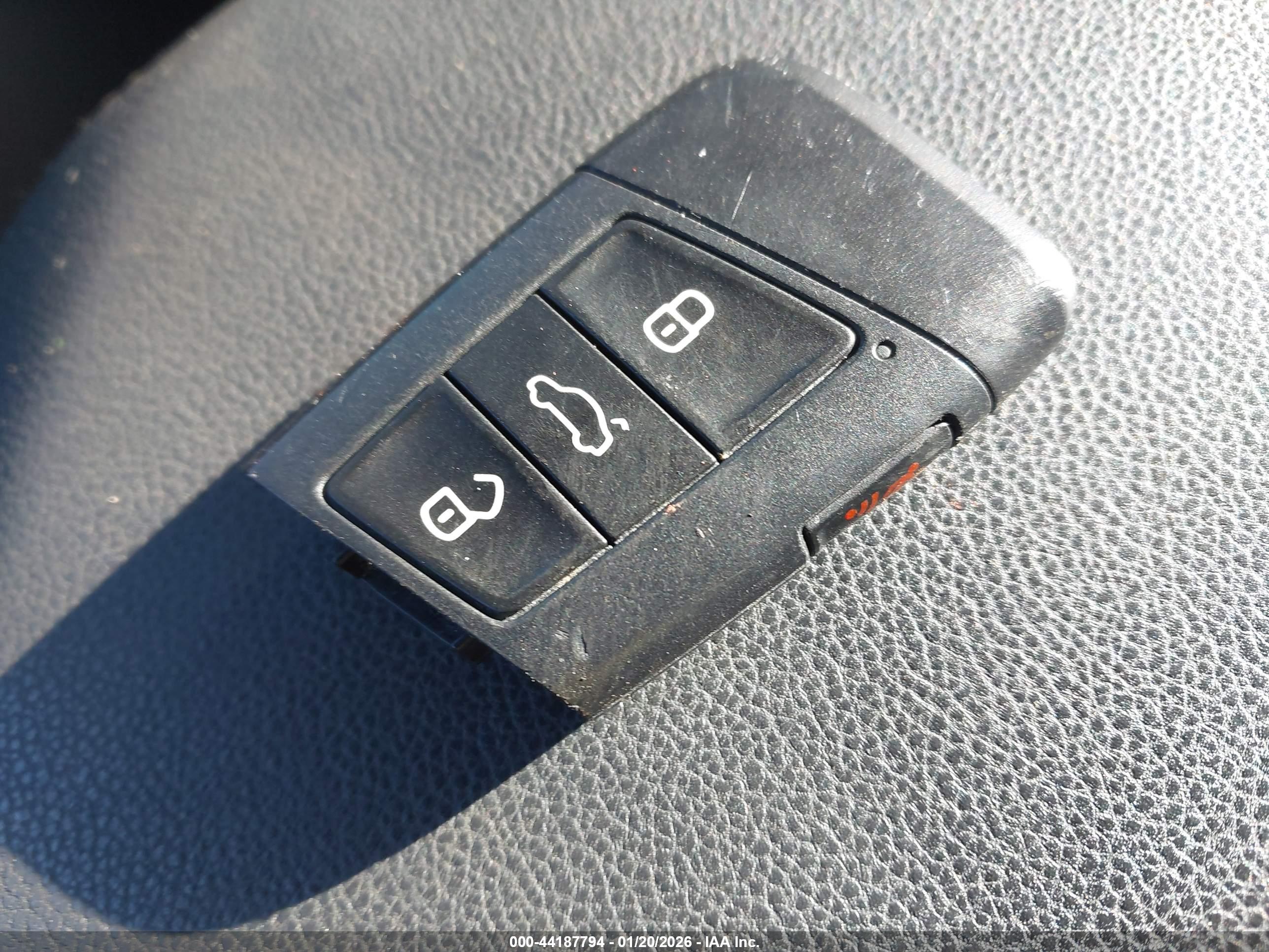 VOLKSWAGEN JETTA image 11
