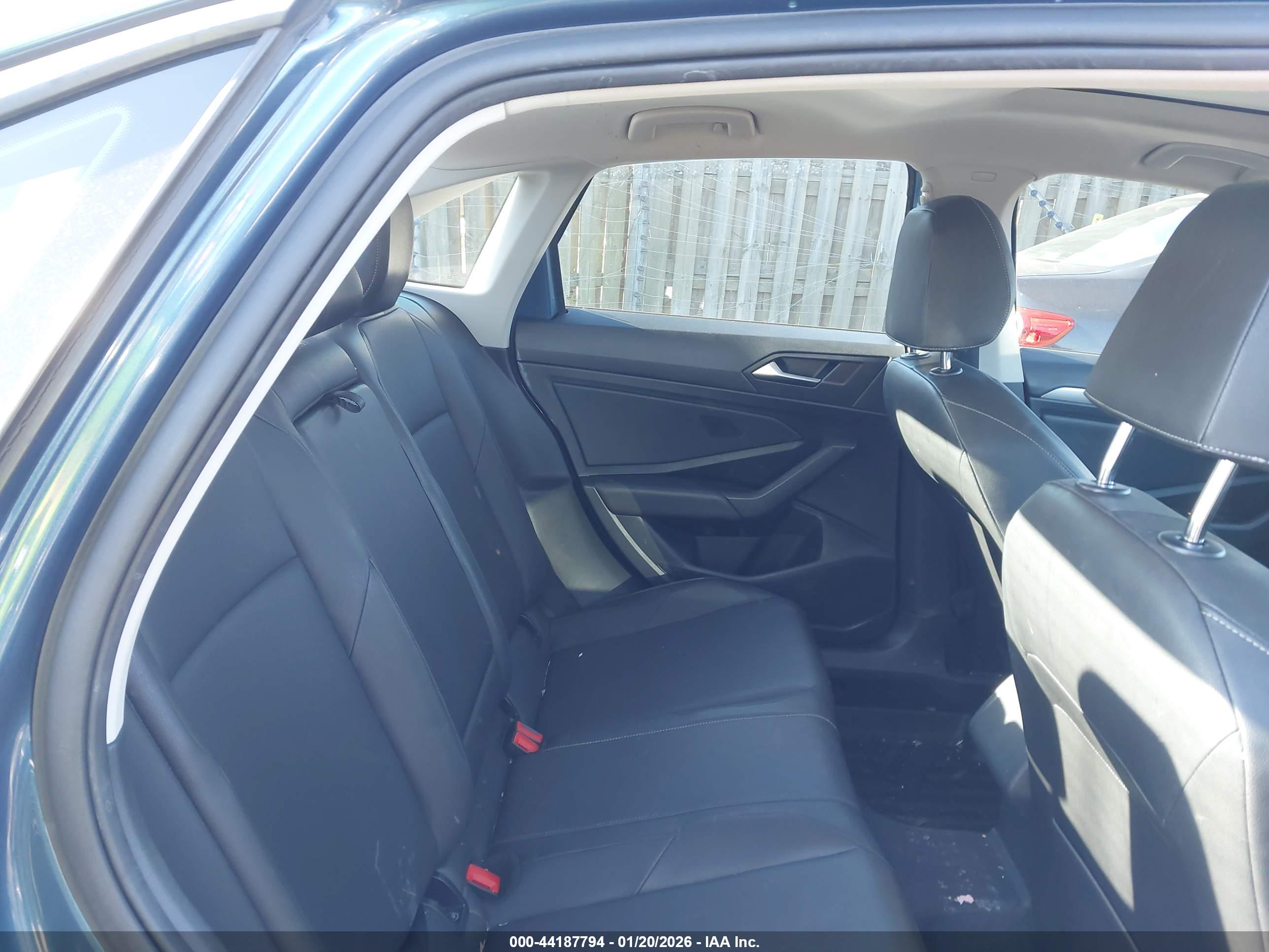 VOLKSWAGEN JETTA image 8