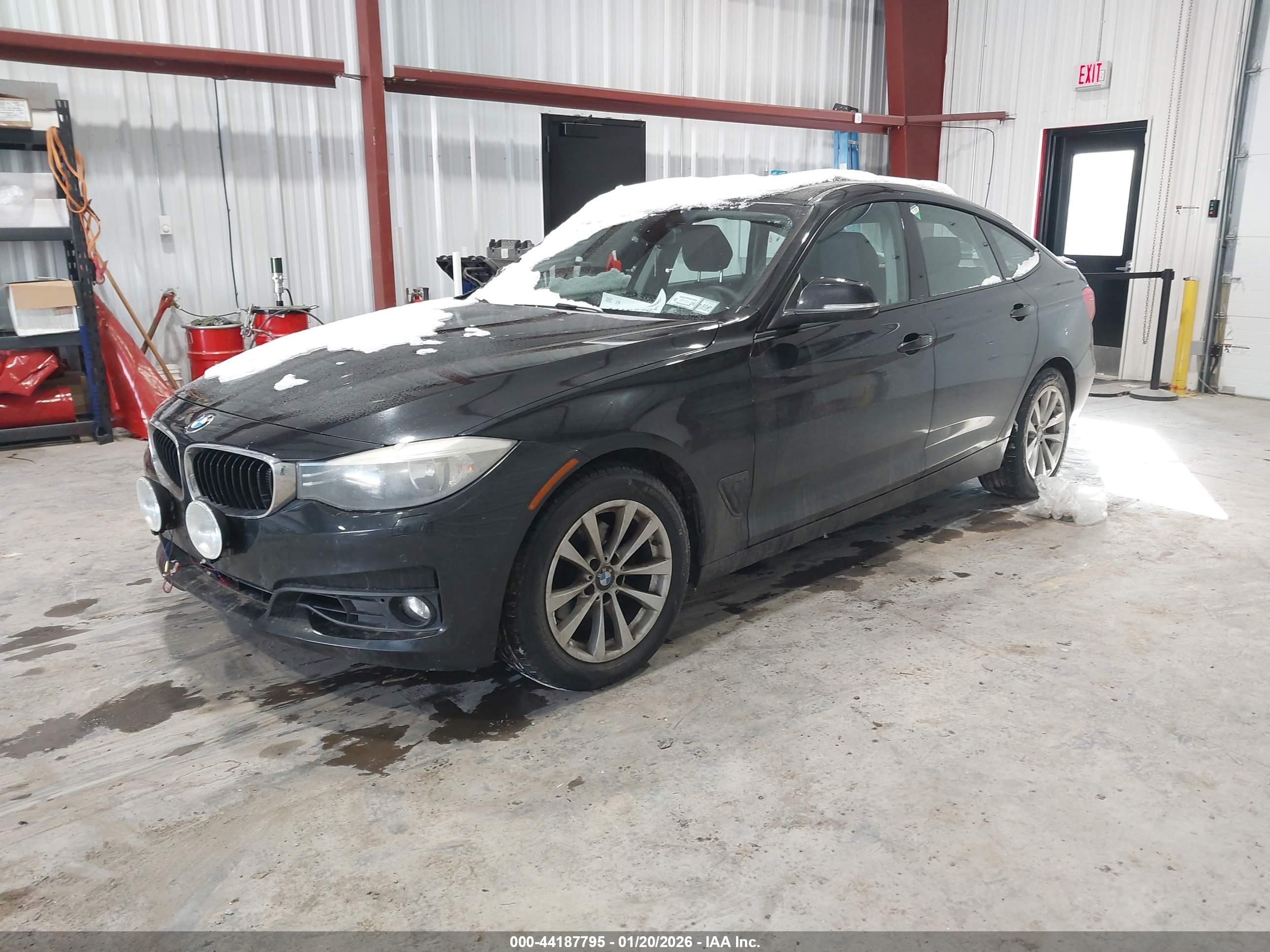 BMW 328I image 2