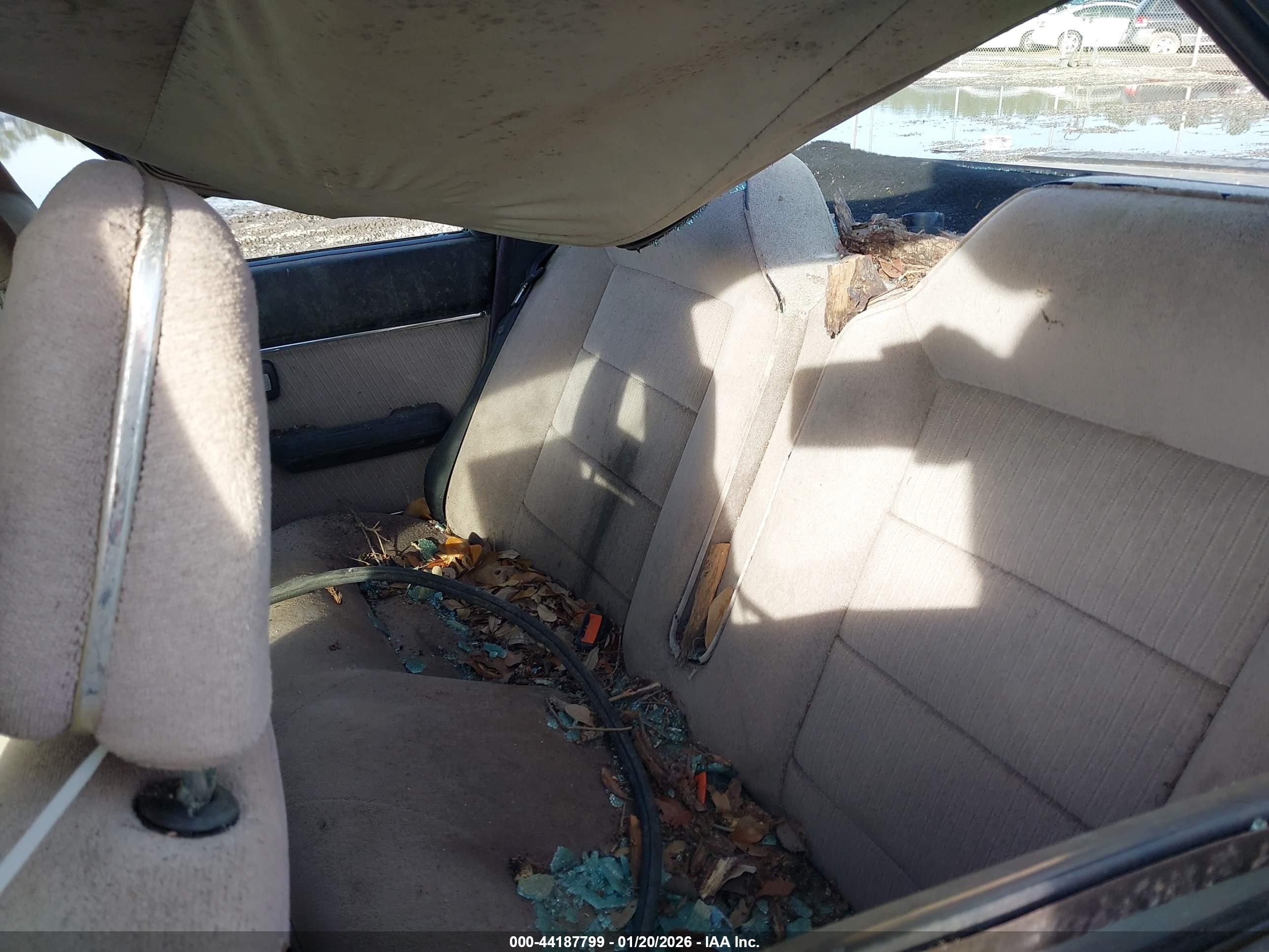 AUDI 4000 image 8