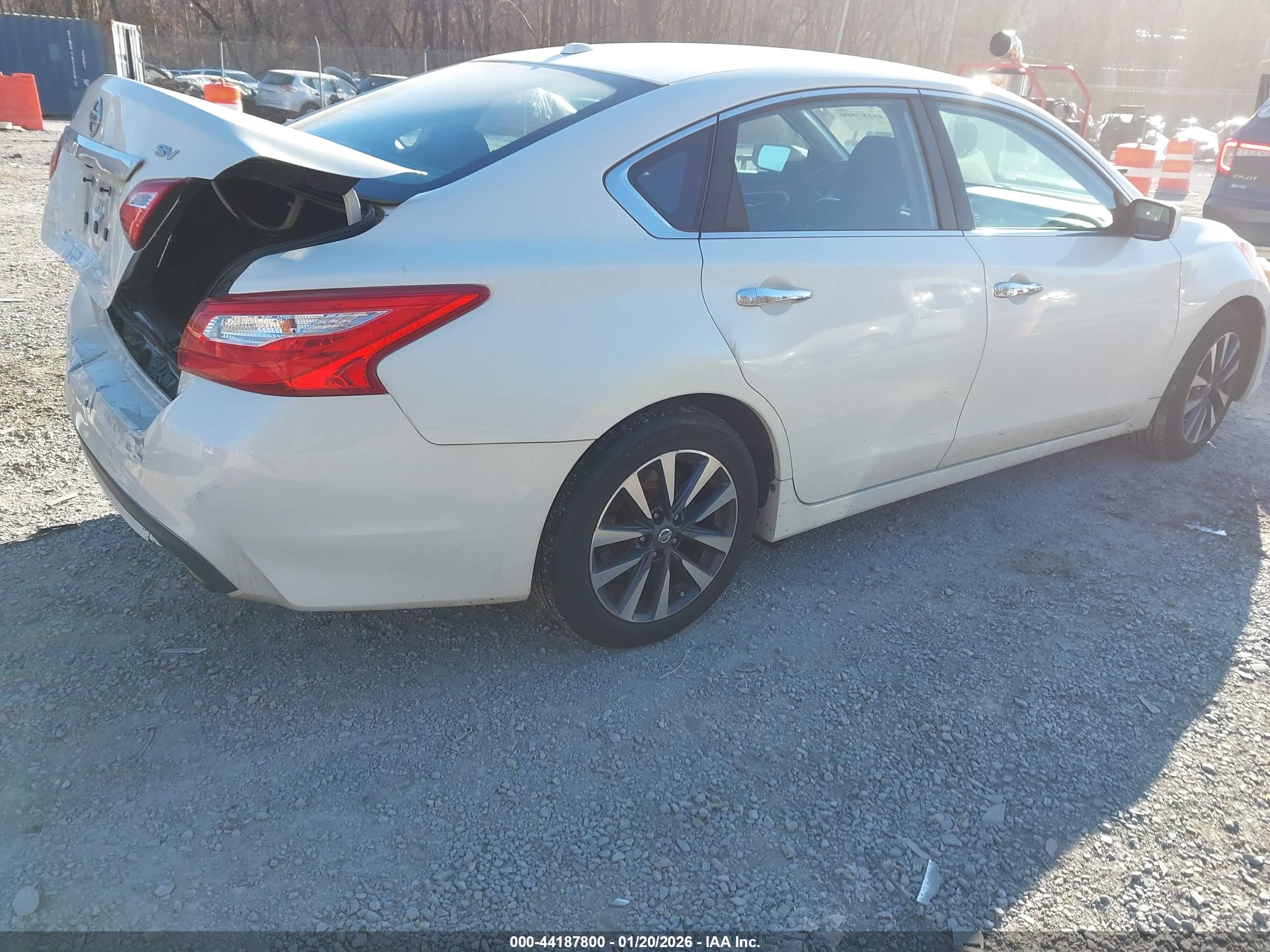 NISSAN ALTIMA image 4