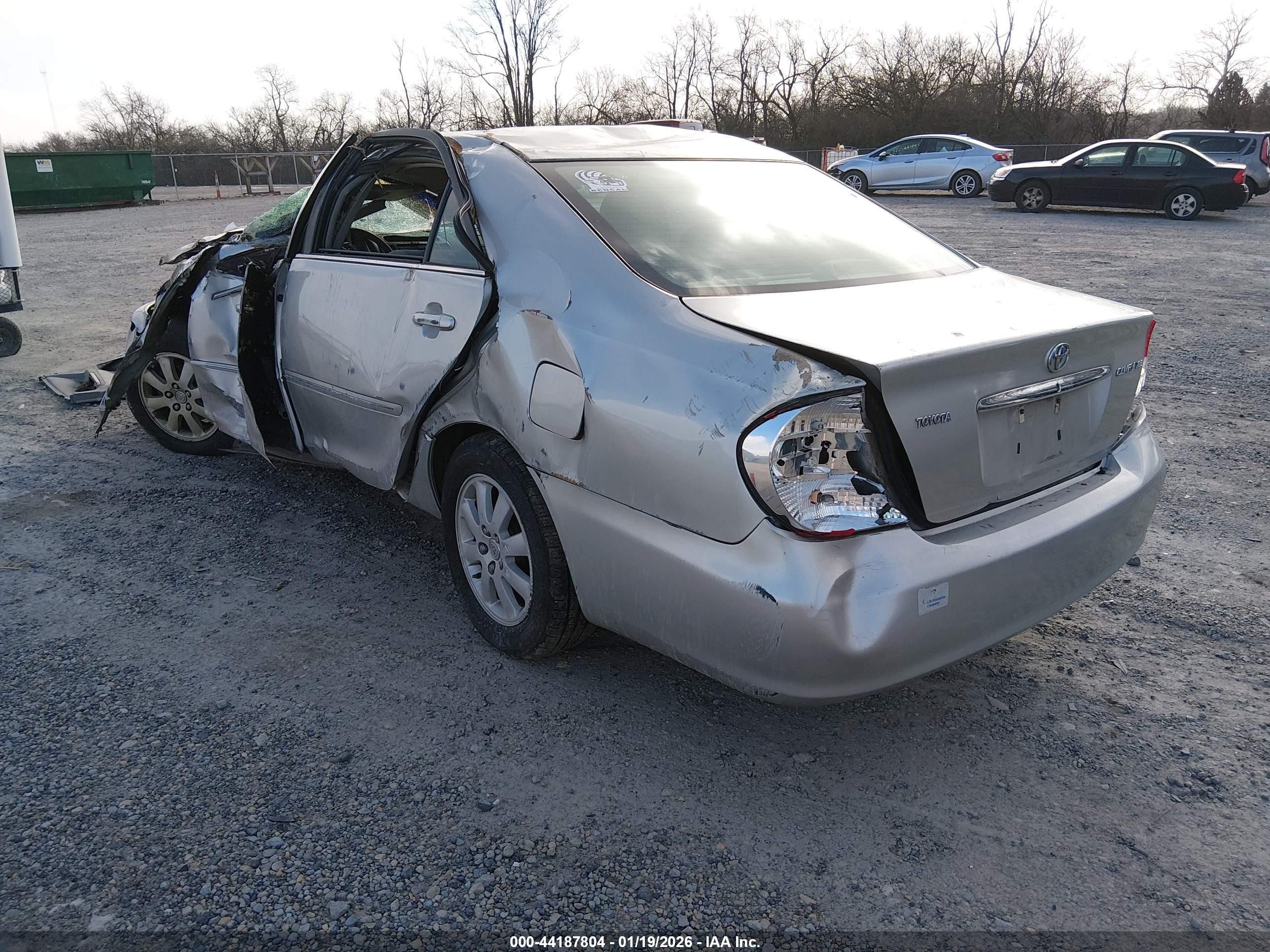 TOYOTA CAMRY image 3