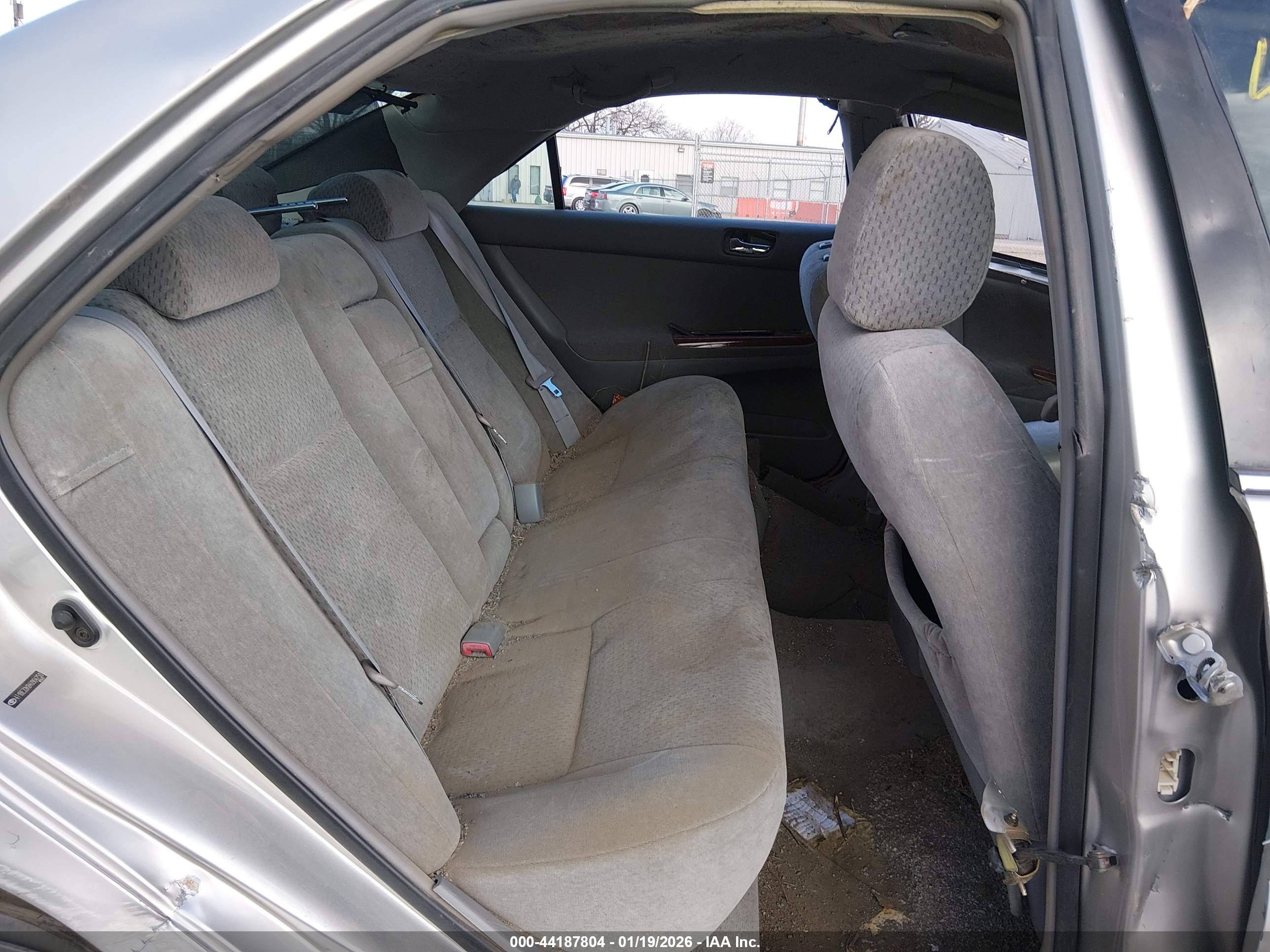 TOYOTA CAMRY image 8