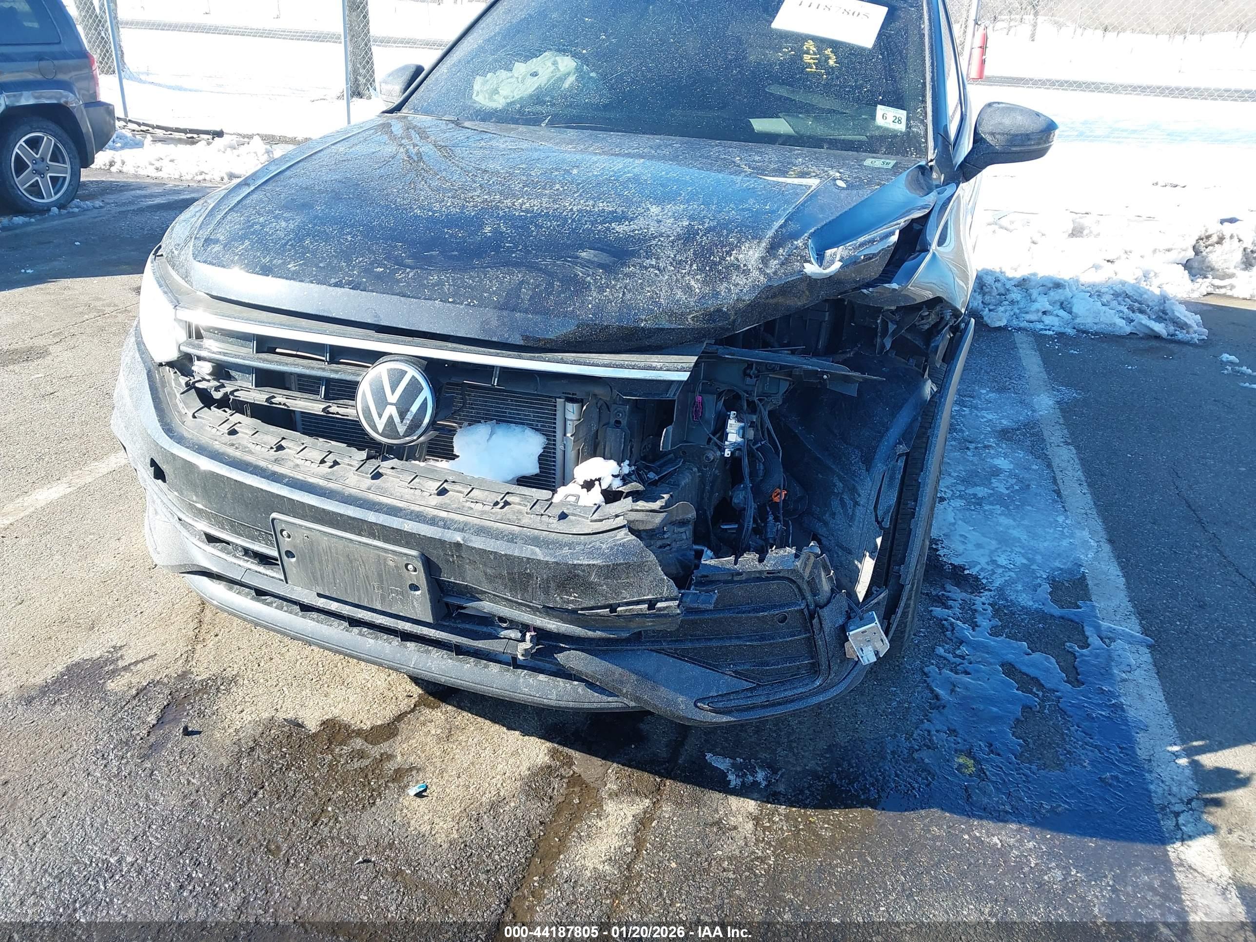 VOLKSWAGEN TIGUAN image 6
