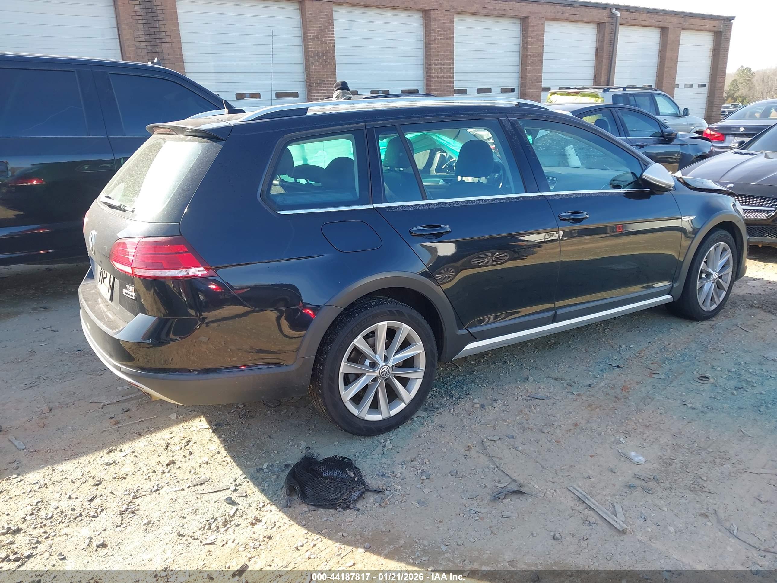VOLKSWAGEN GOLF image 4