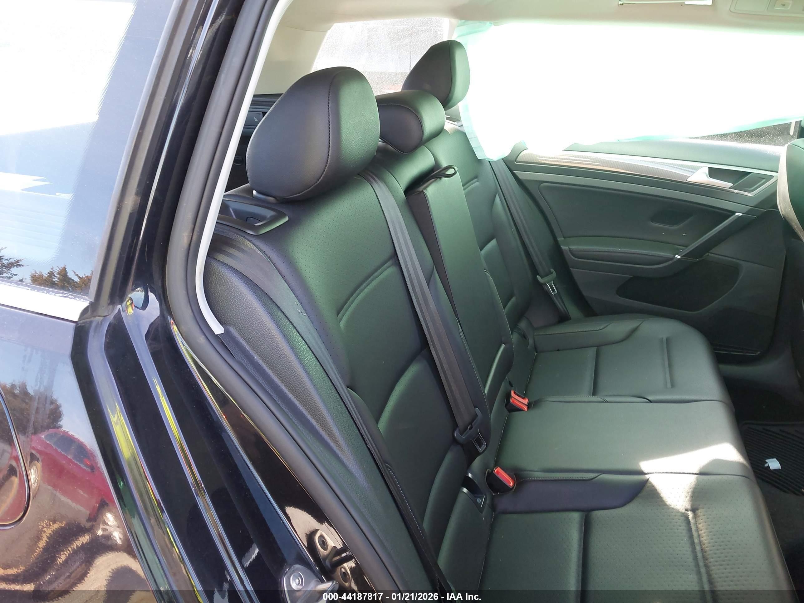 VOLKSWAGEN GOLF image 8