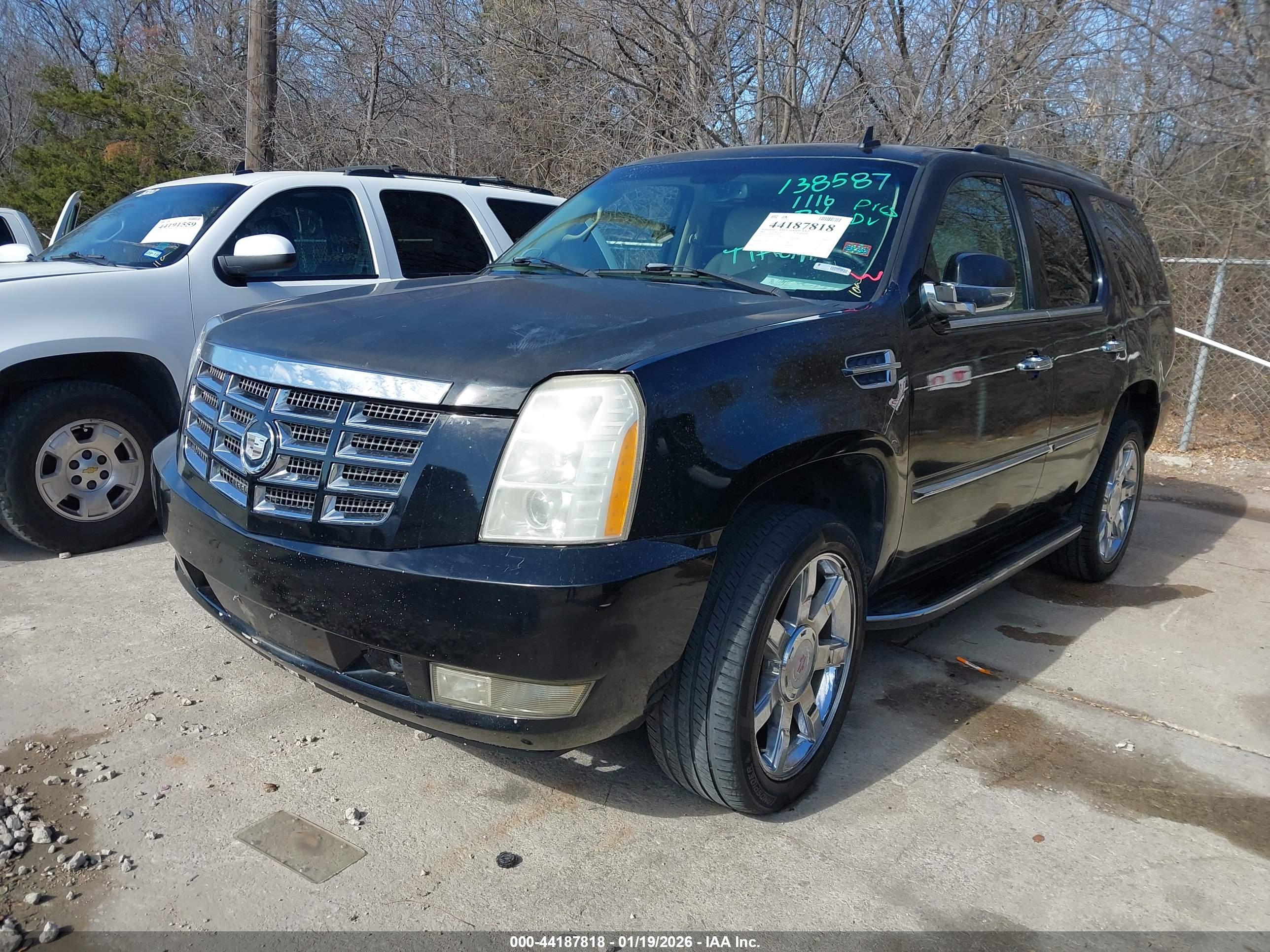 CADILLAC ESCALADE image 2