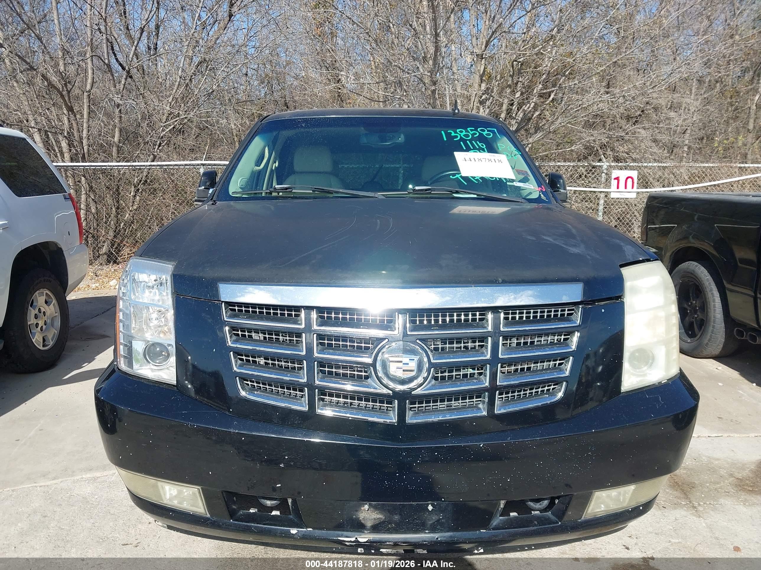 CADILLAC ESCALADE image 6