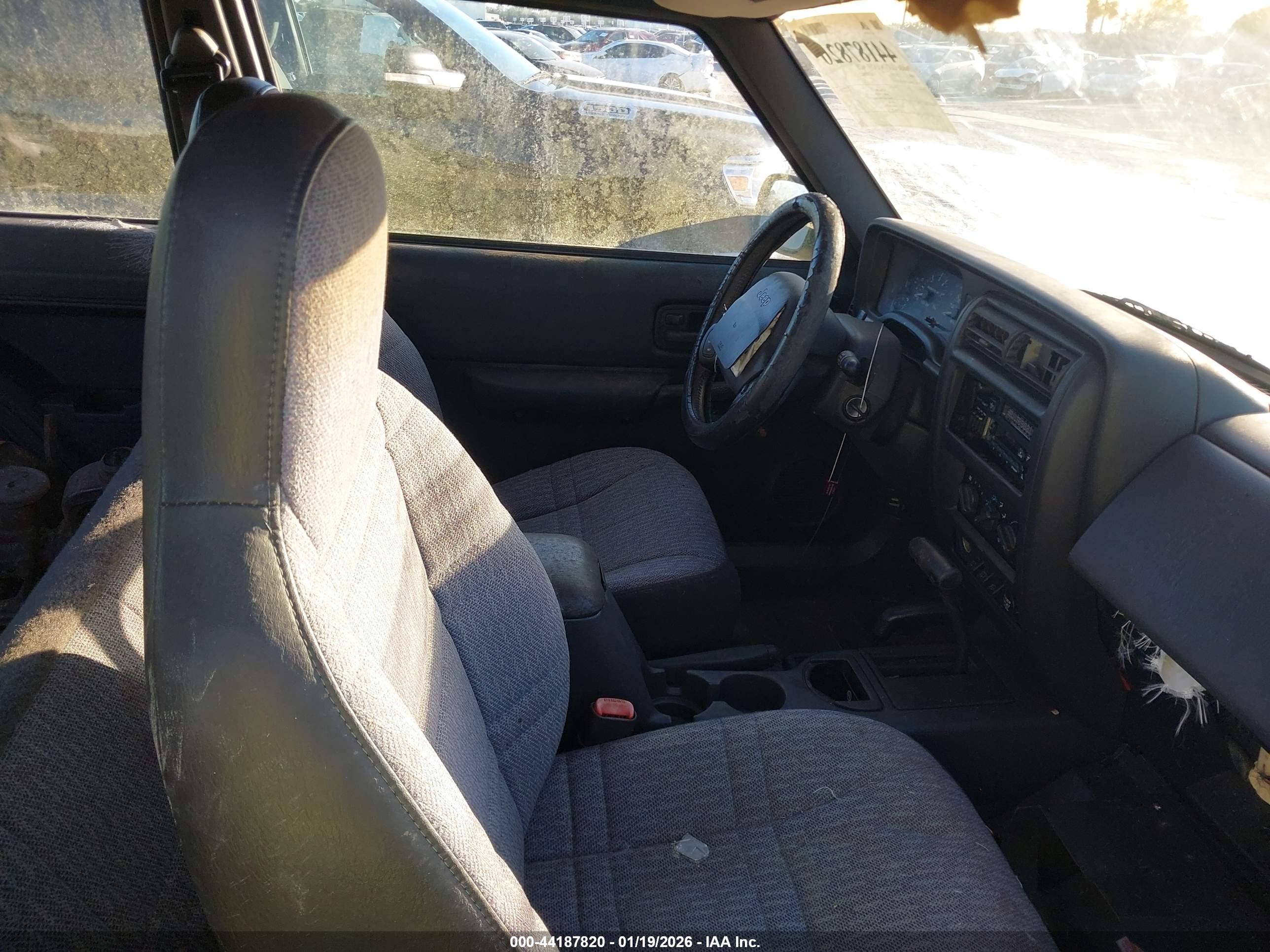 JEEP CHEROKEE image 5