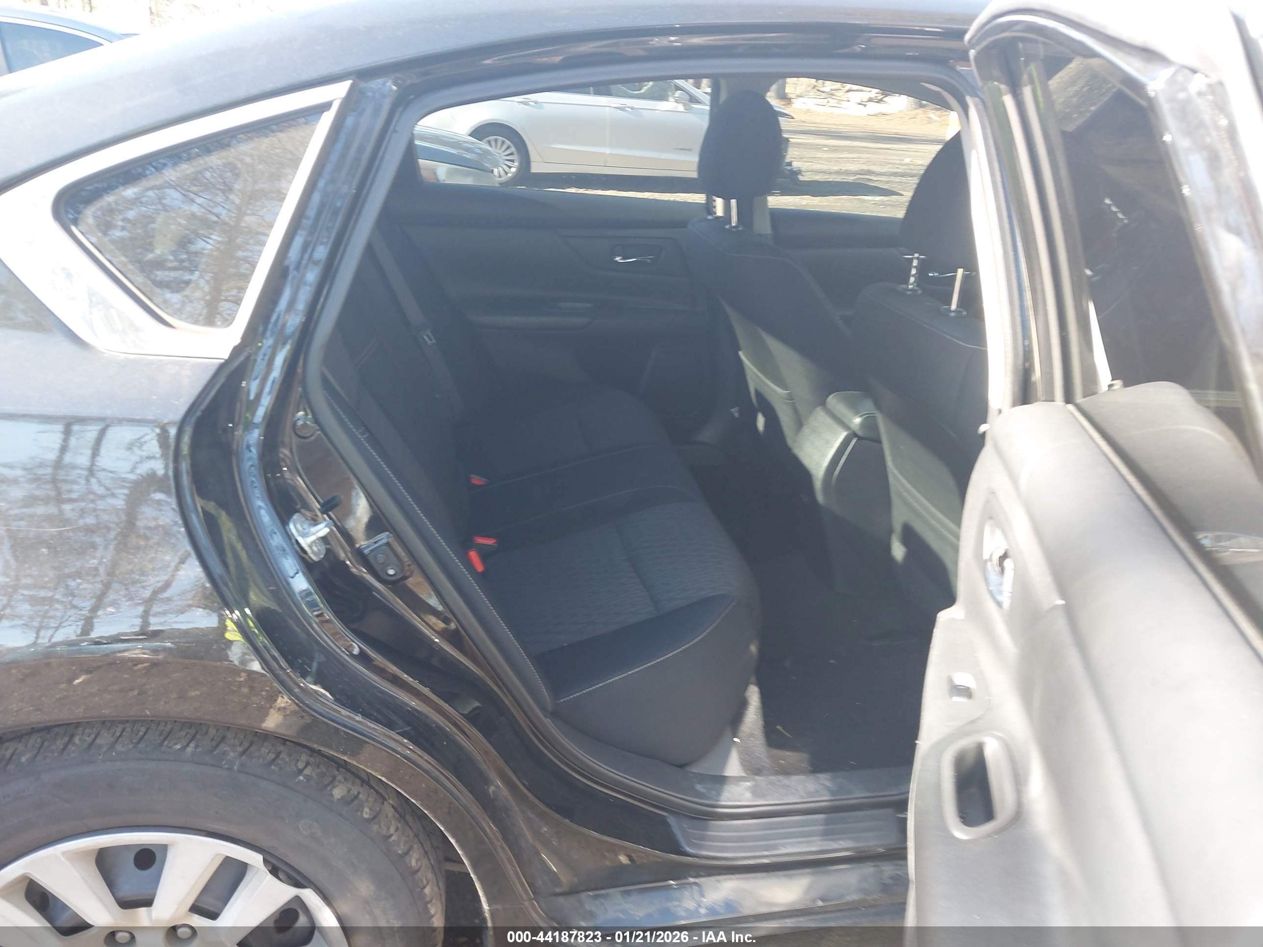 NISSAN ALTIMA image 8