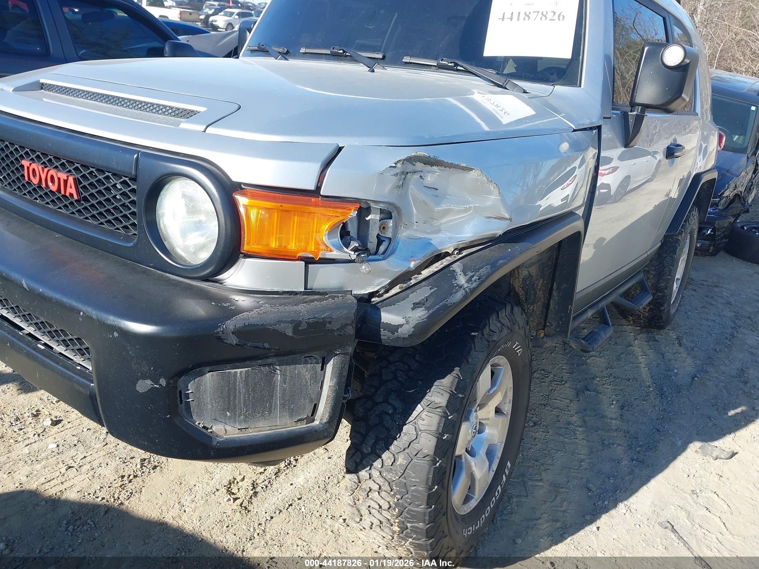TOYOTA FJ image 6