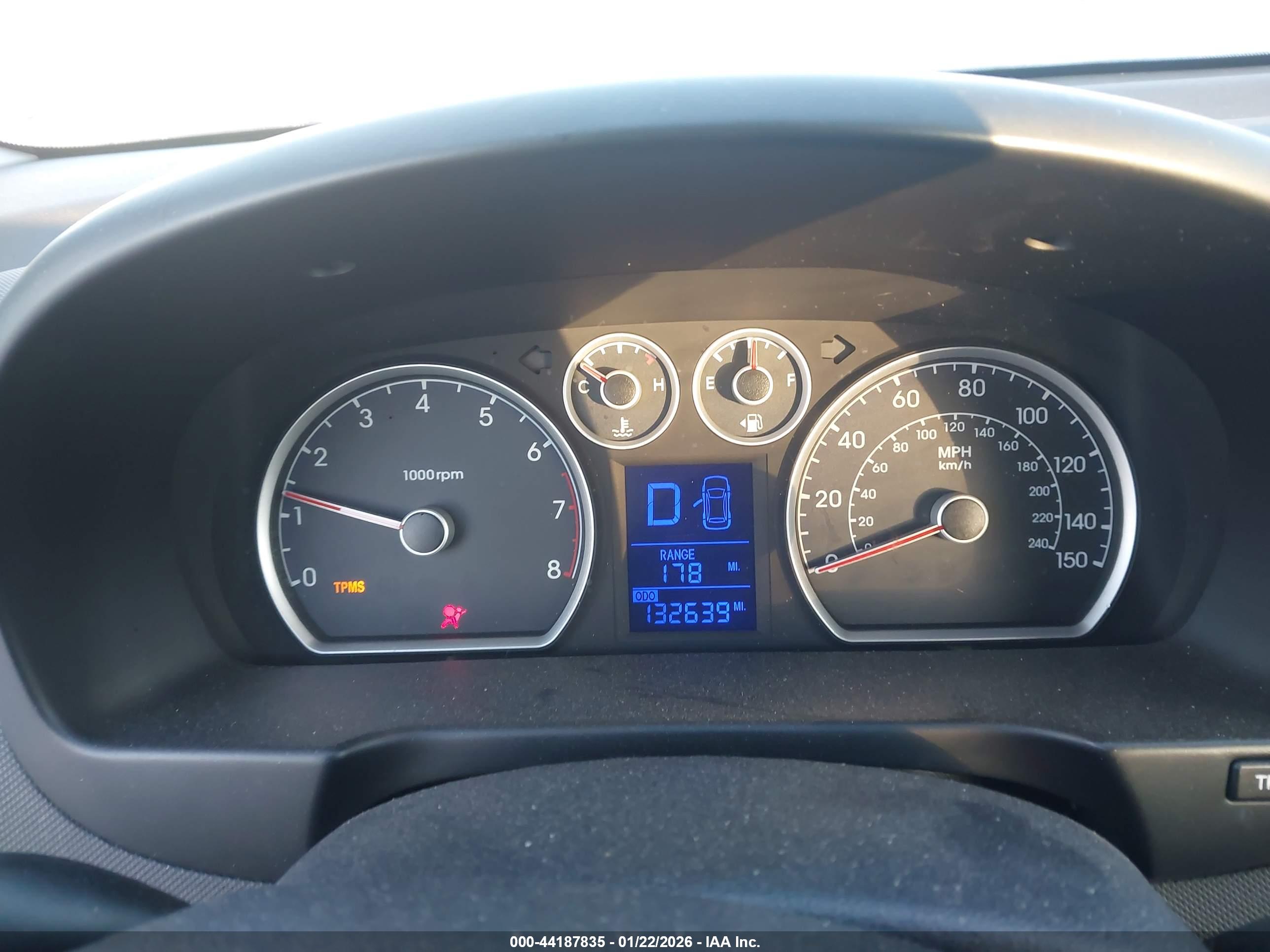 HYUNDAI ELANTRA image 7