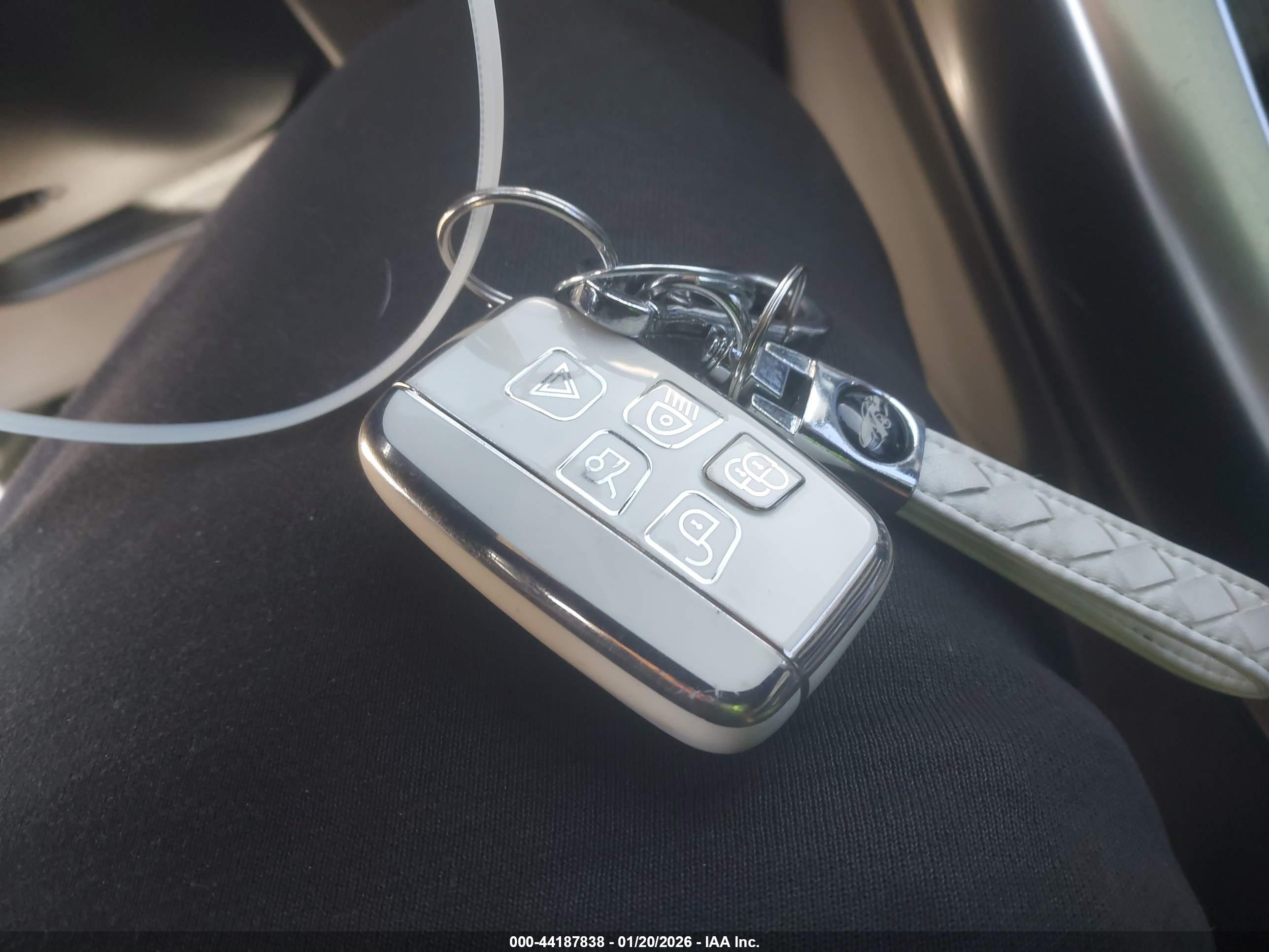 LAND ROVER image 11