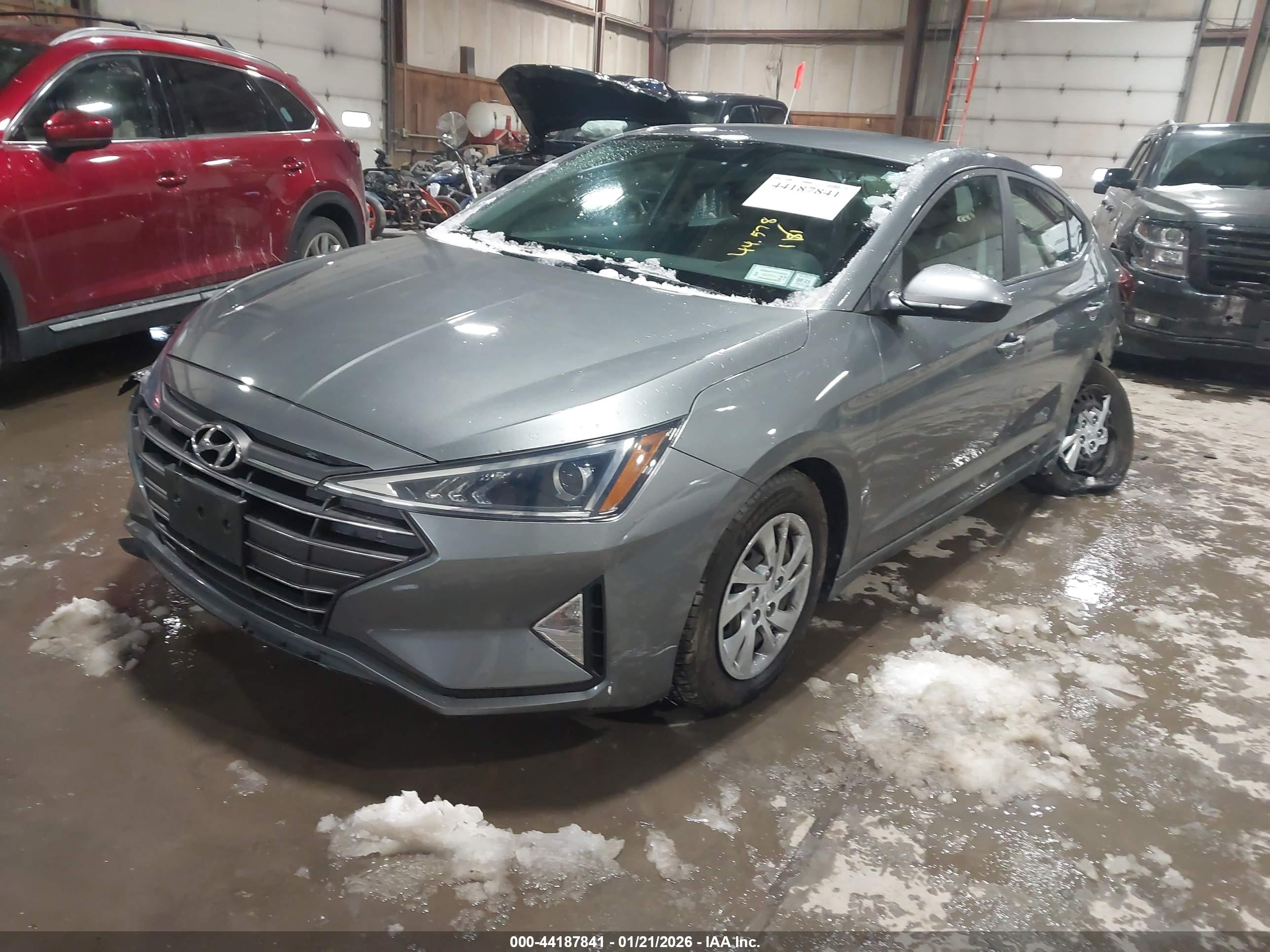 HYUNDAI ELANTRA image 2