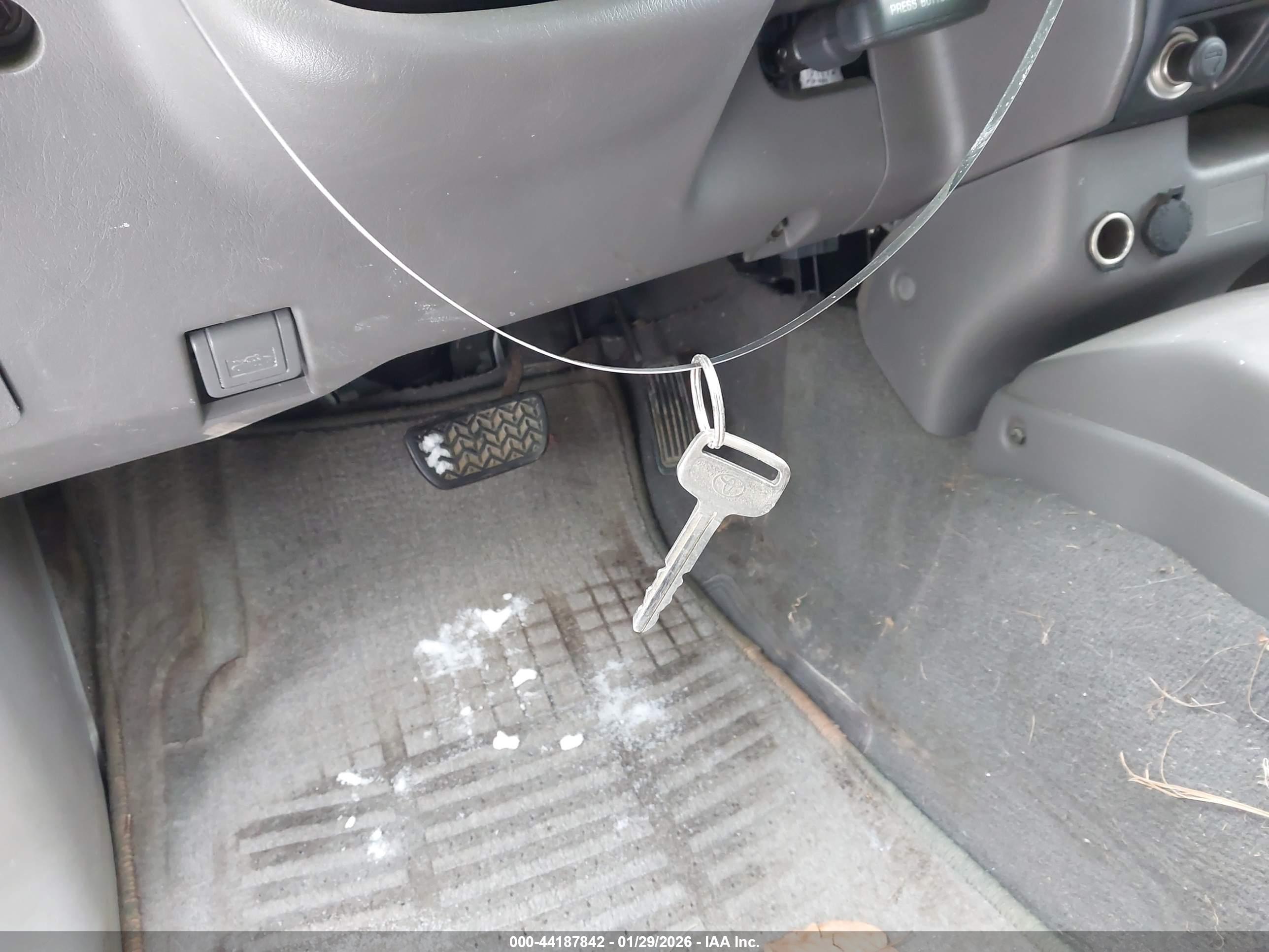 TOYOTA TACOMA image 11