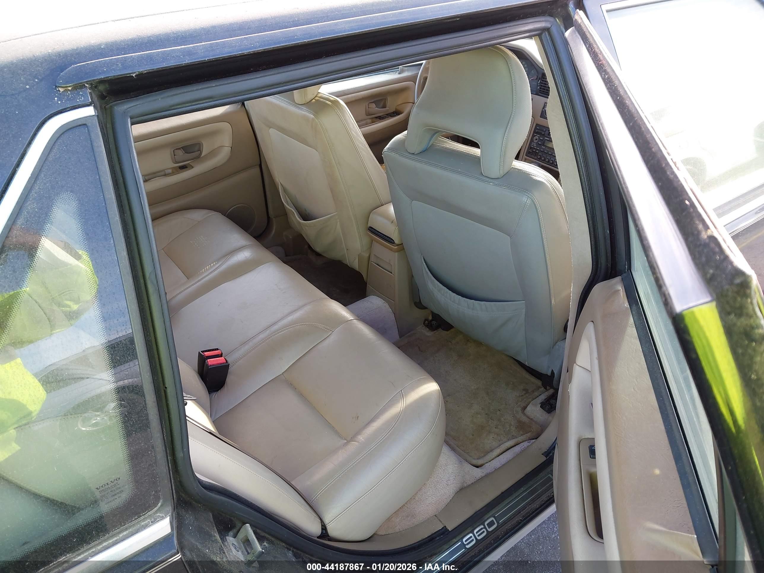 VOLVO 960 image 8