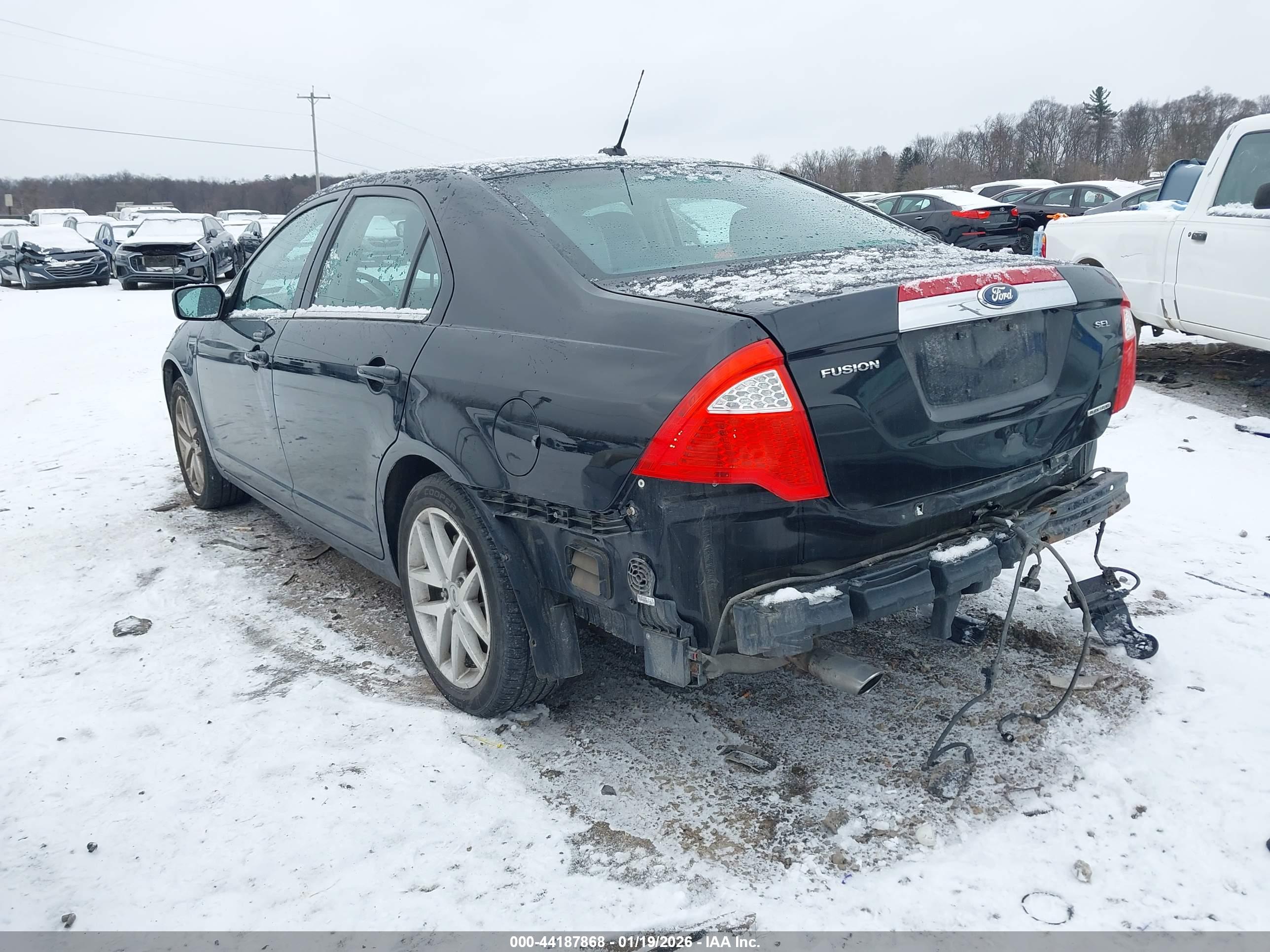 FORD FUSION image 3